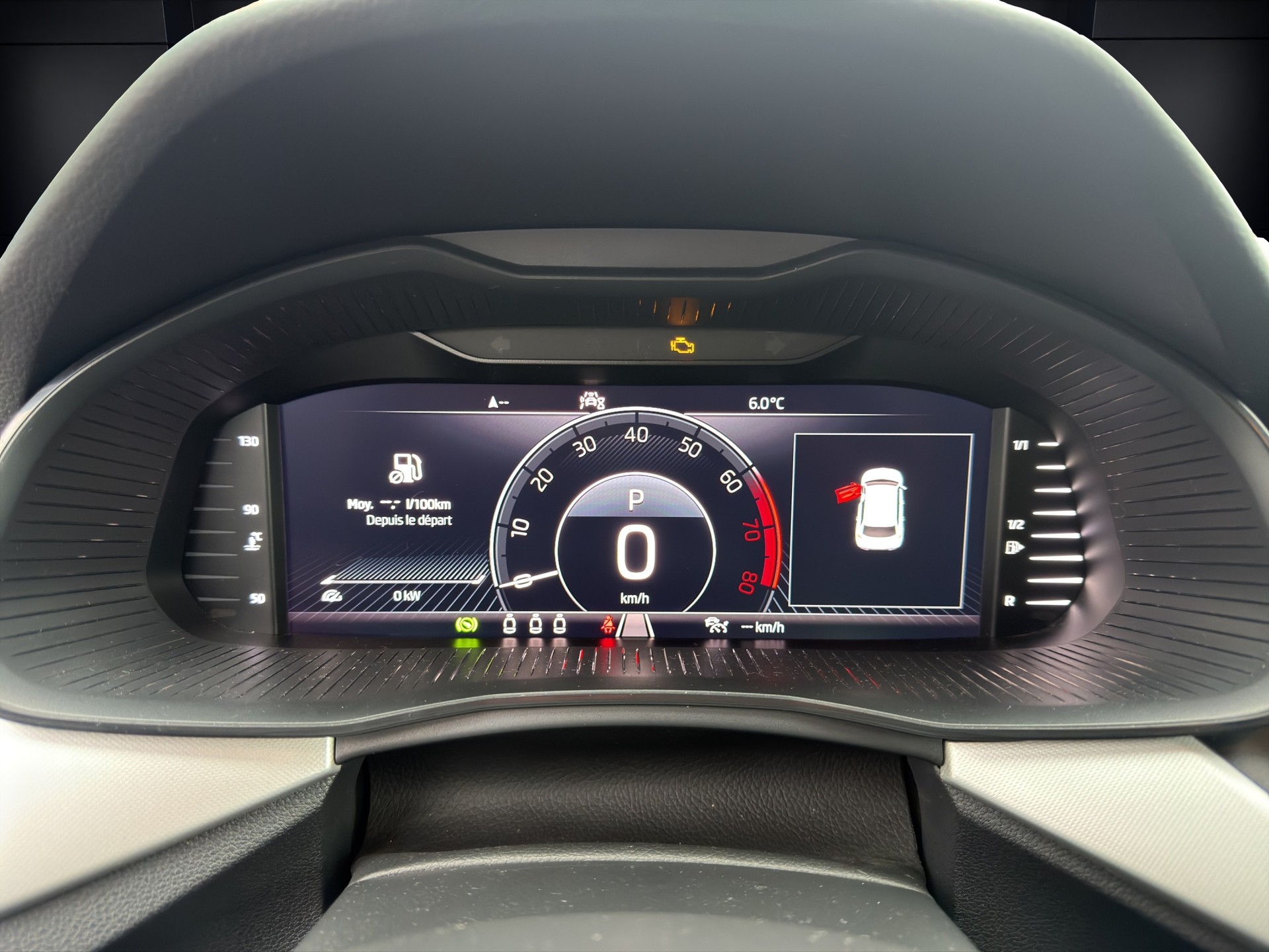SKODA Kamiq 1.0 TSI Ambition DSG-image-11