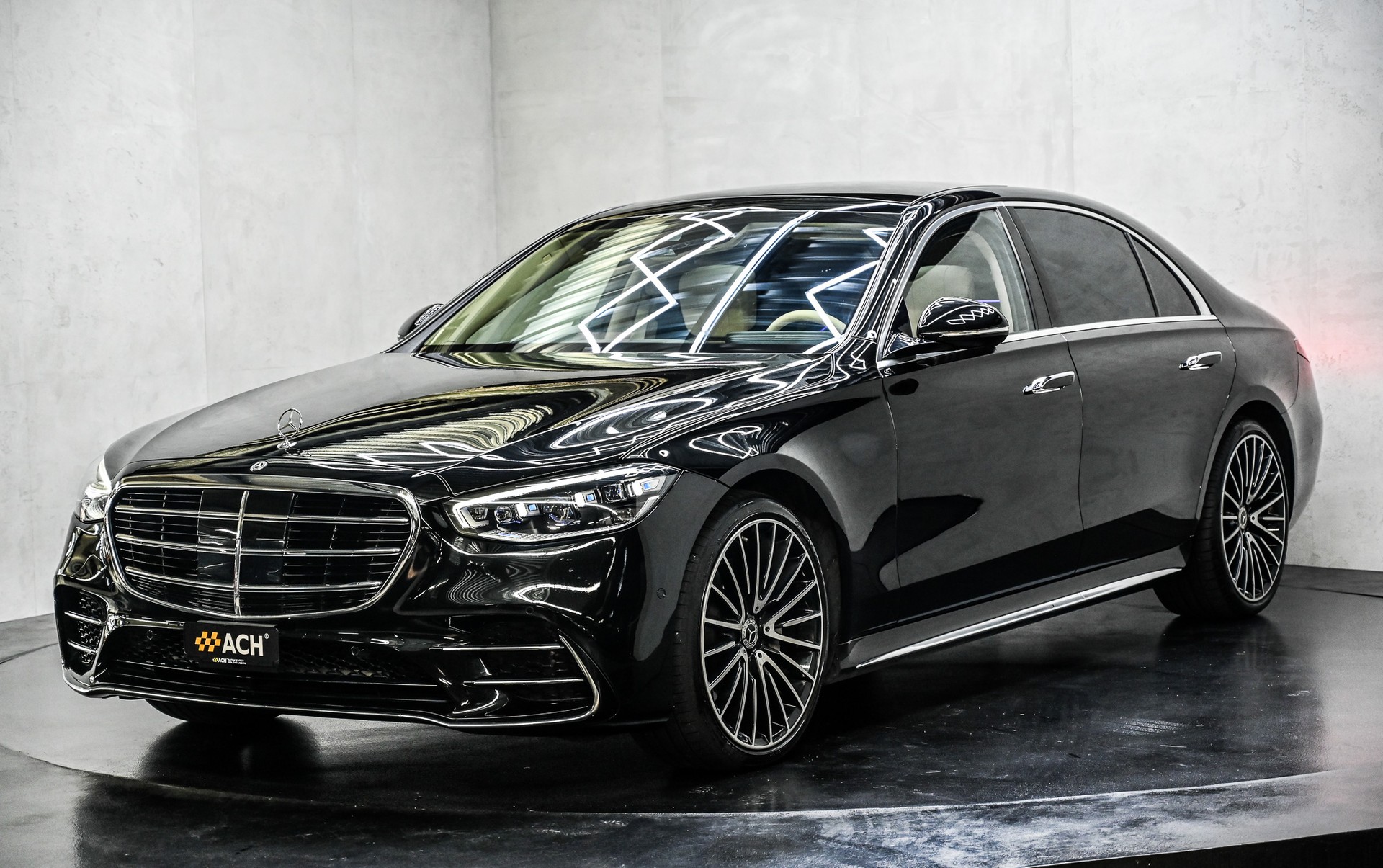 MERCEDES-BENZ S 580 AMG Line Lang 4matic-showroom-element-2