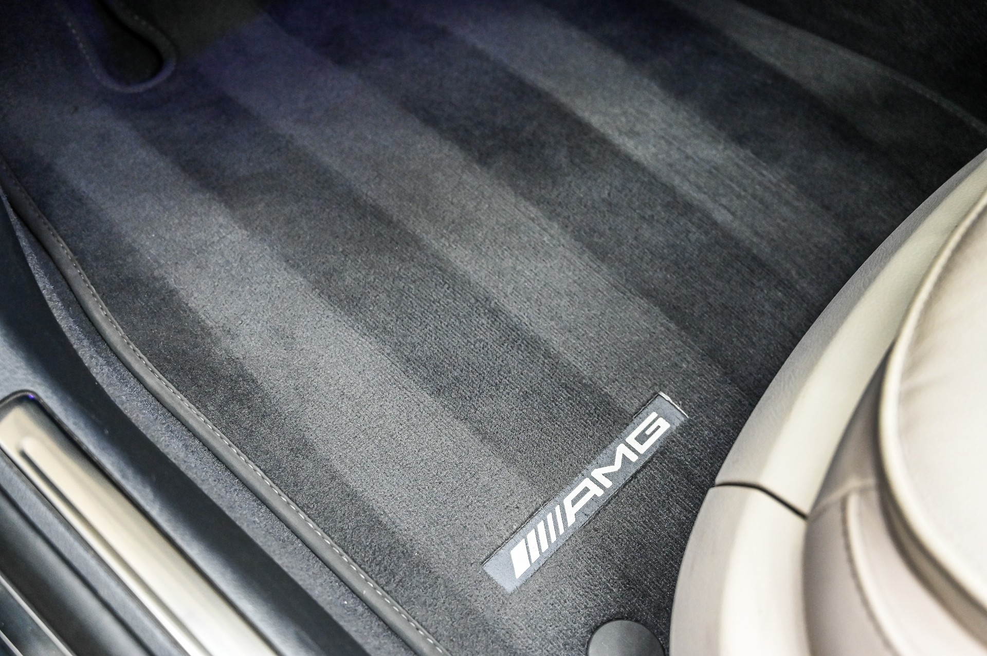MERCEDES-BENZ S 580 AMG Line Lang 4matic-image-34