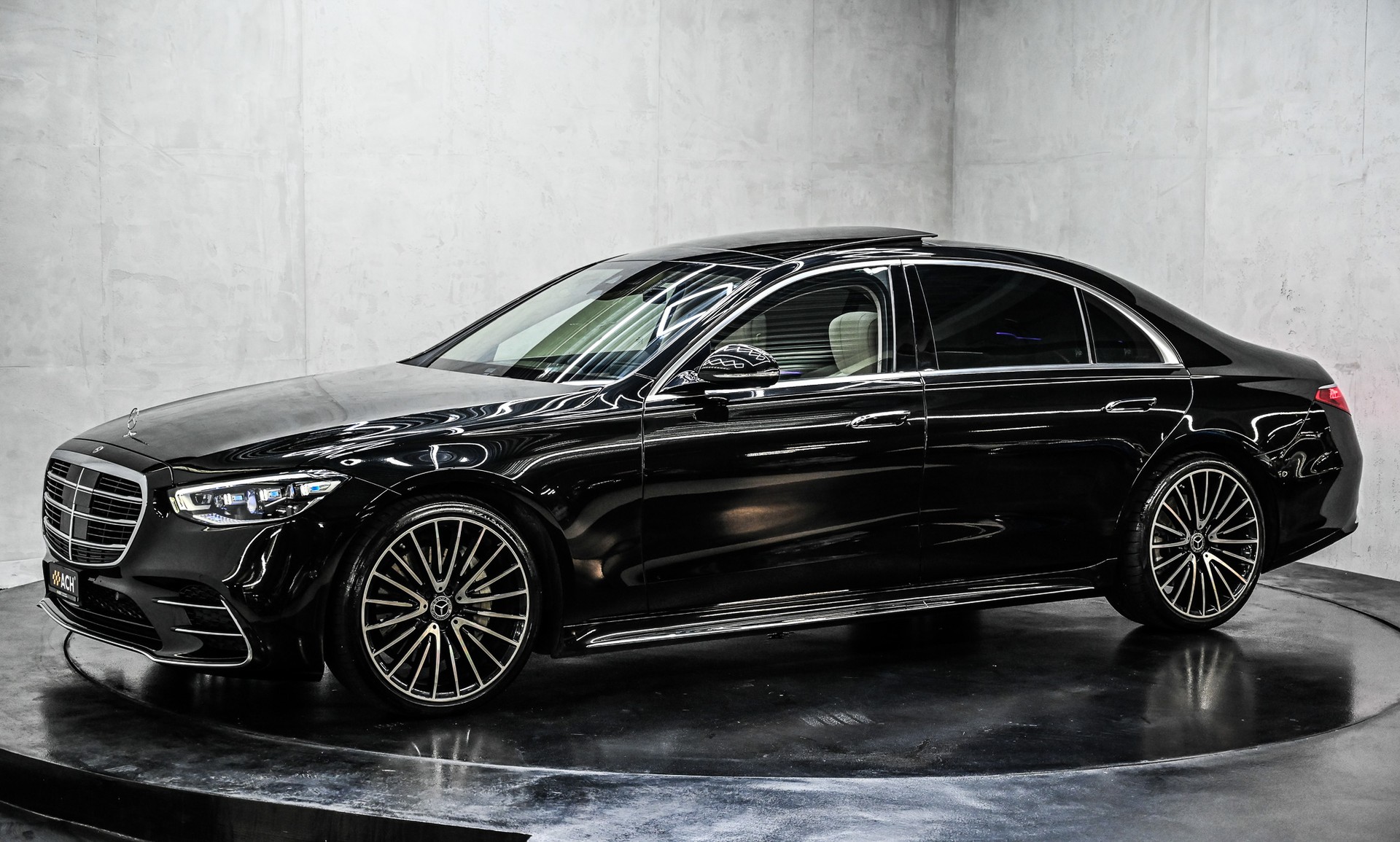 MERCEDES-BENZ S 580 AMG Line Lang 4matic-showroom-element-3