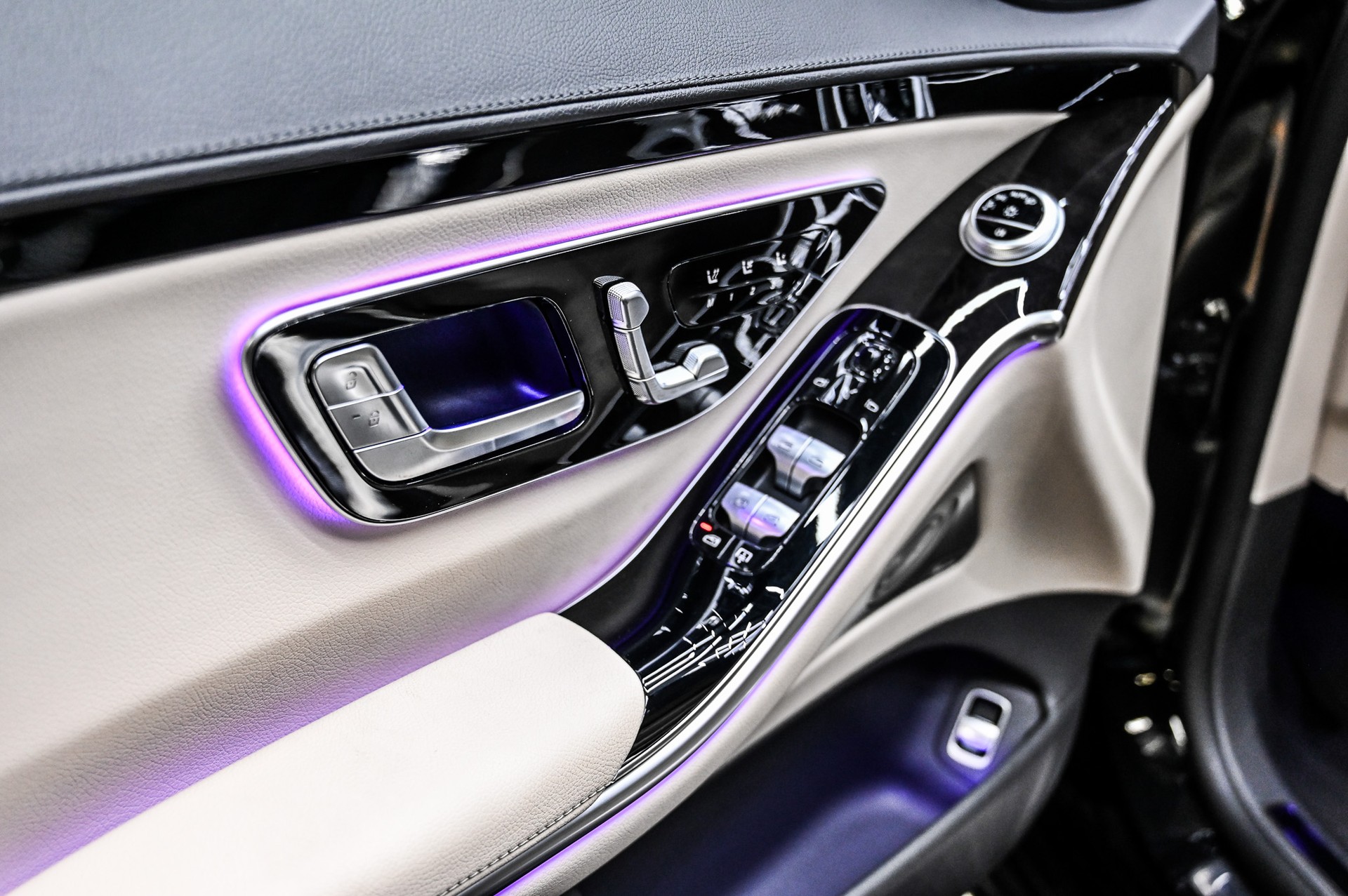MERCEDES-BENZ S 580 AMG Line Lang 4matic-image-26