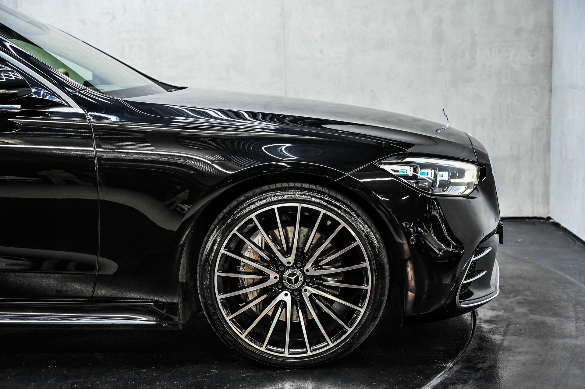 MERCEDES-BENZ S 580 AMG Line Lang 4matic-image-12