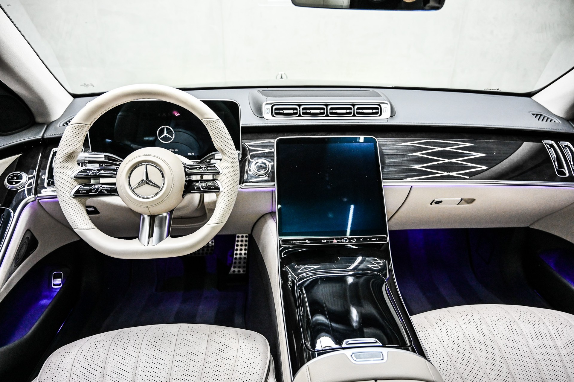 MERCEDES-BENZ S 580 AMG Line Lang 4matic-image-19