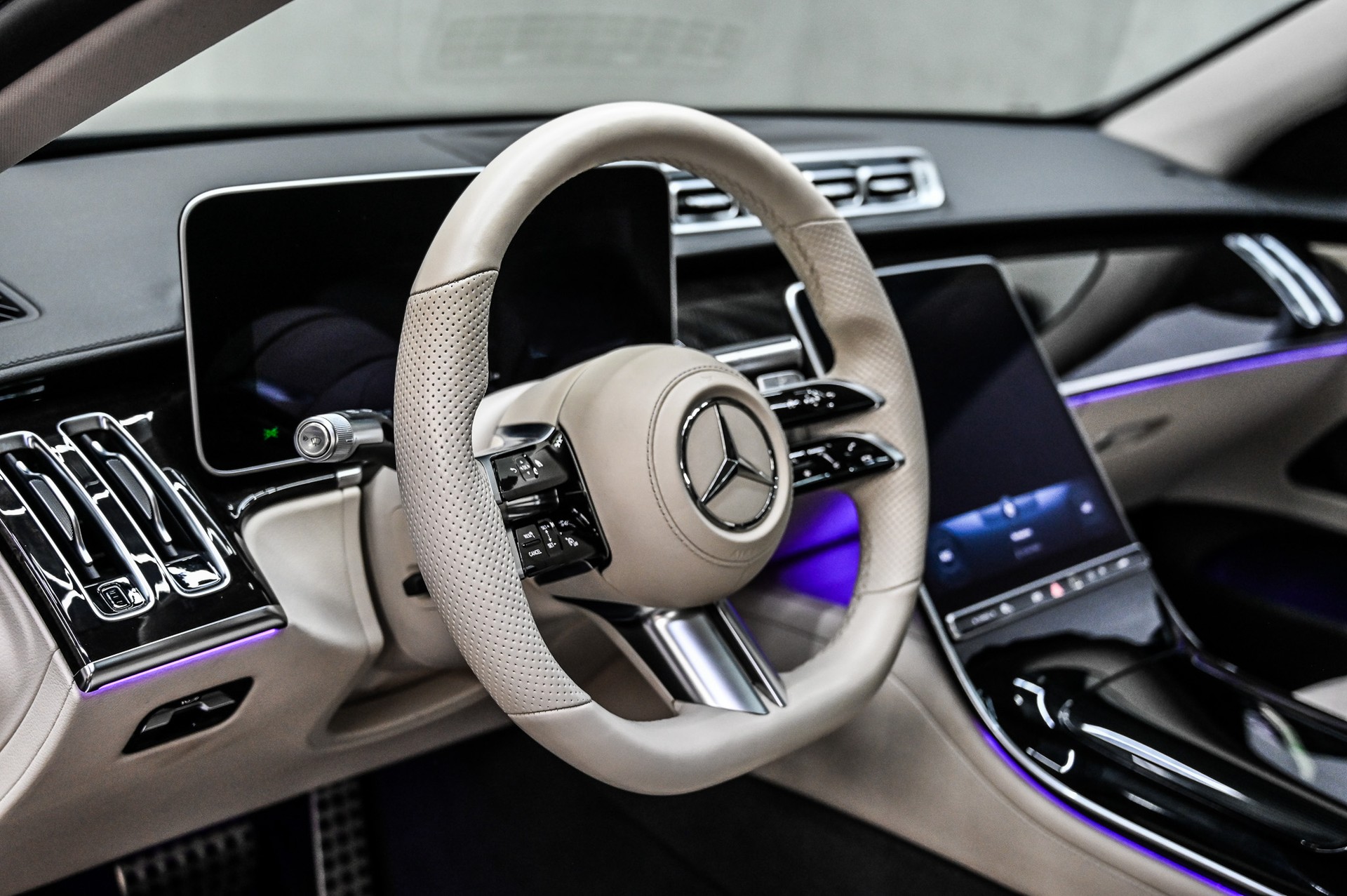 MERCEDES-BENZ S 580 AMG Line Lang 4matic-image-21