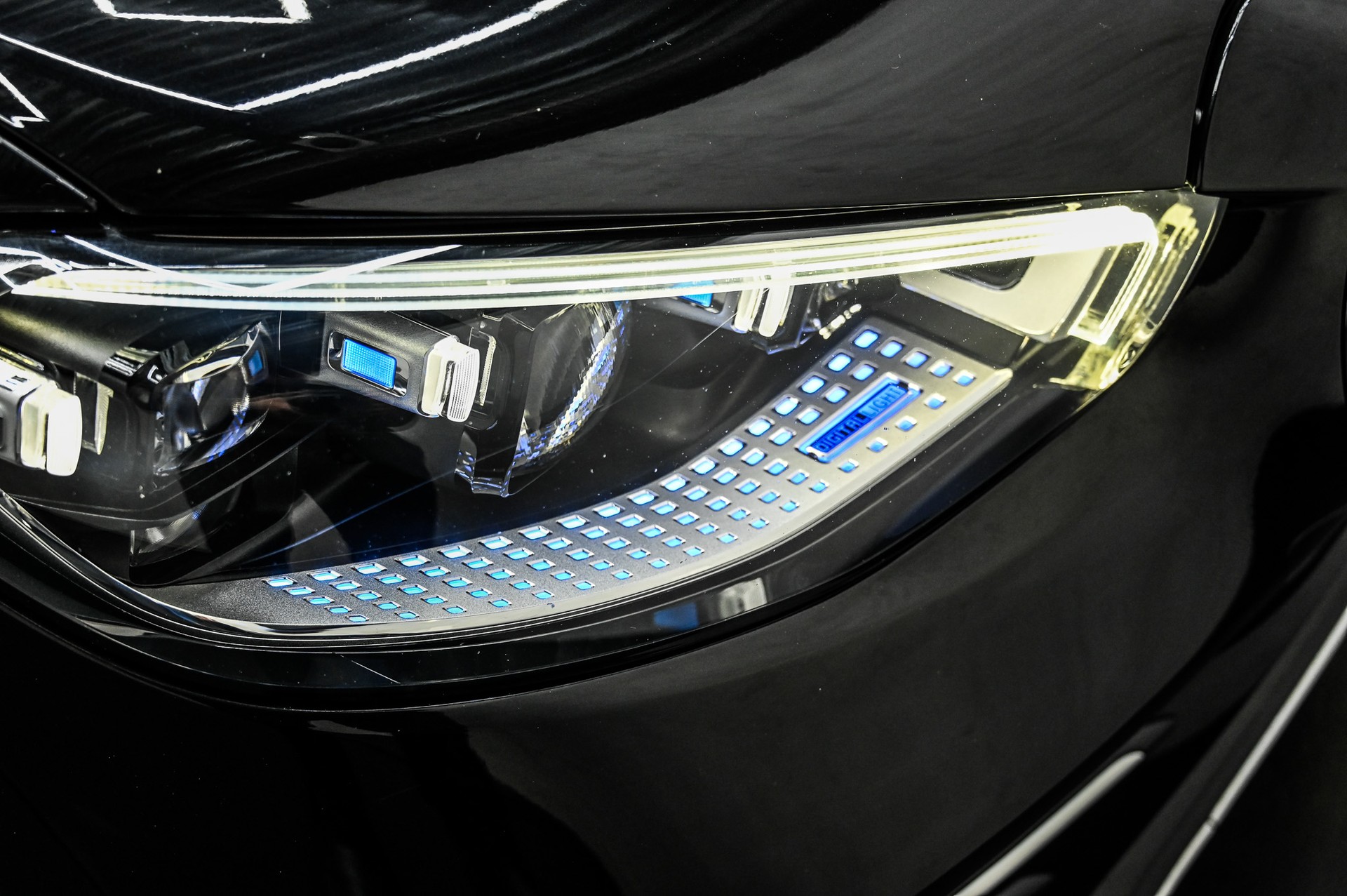 MERCEDES-BENZ S 580 AMG Line Lang 4matic-image-16