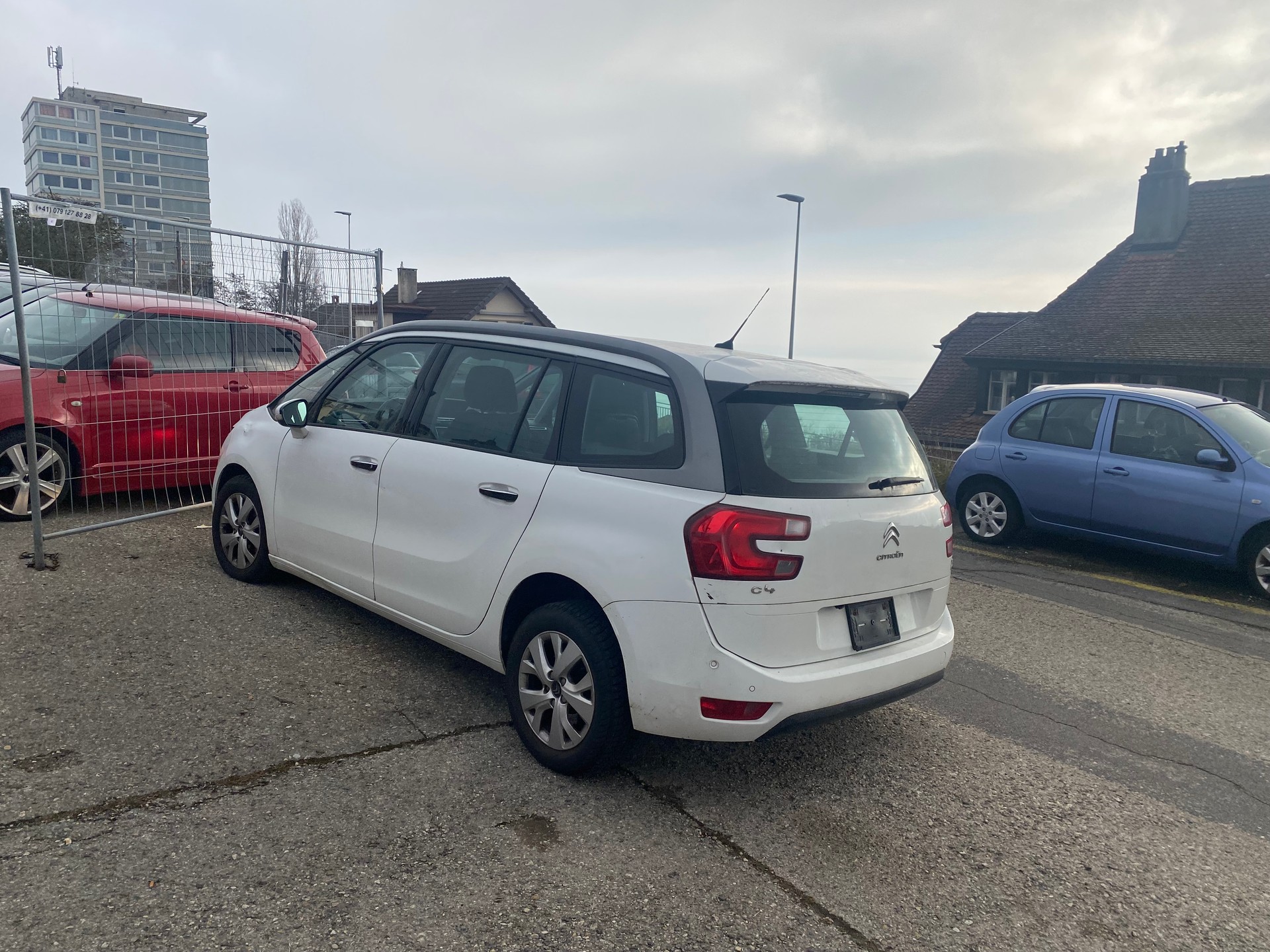CITROEN Grand C4 Picasso 1.6 e-HDi Séduction-image-9