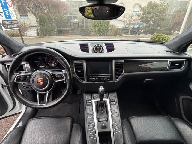 PORSCHE Macan Turbo PDK-image-7