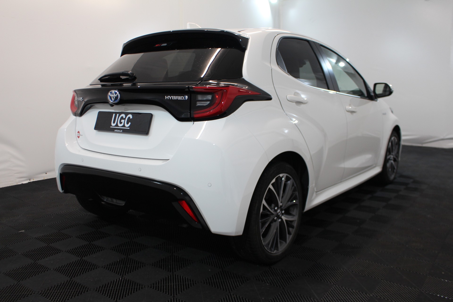 TOYOTA Yaris 1.5 VVT-i HSD Premiere Edition-image-5