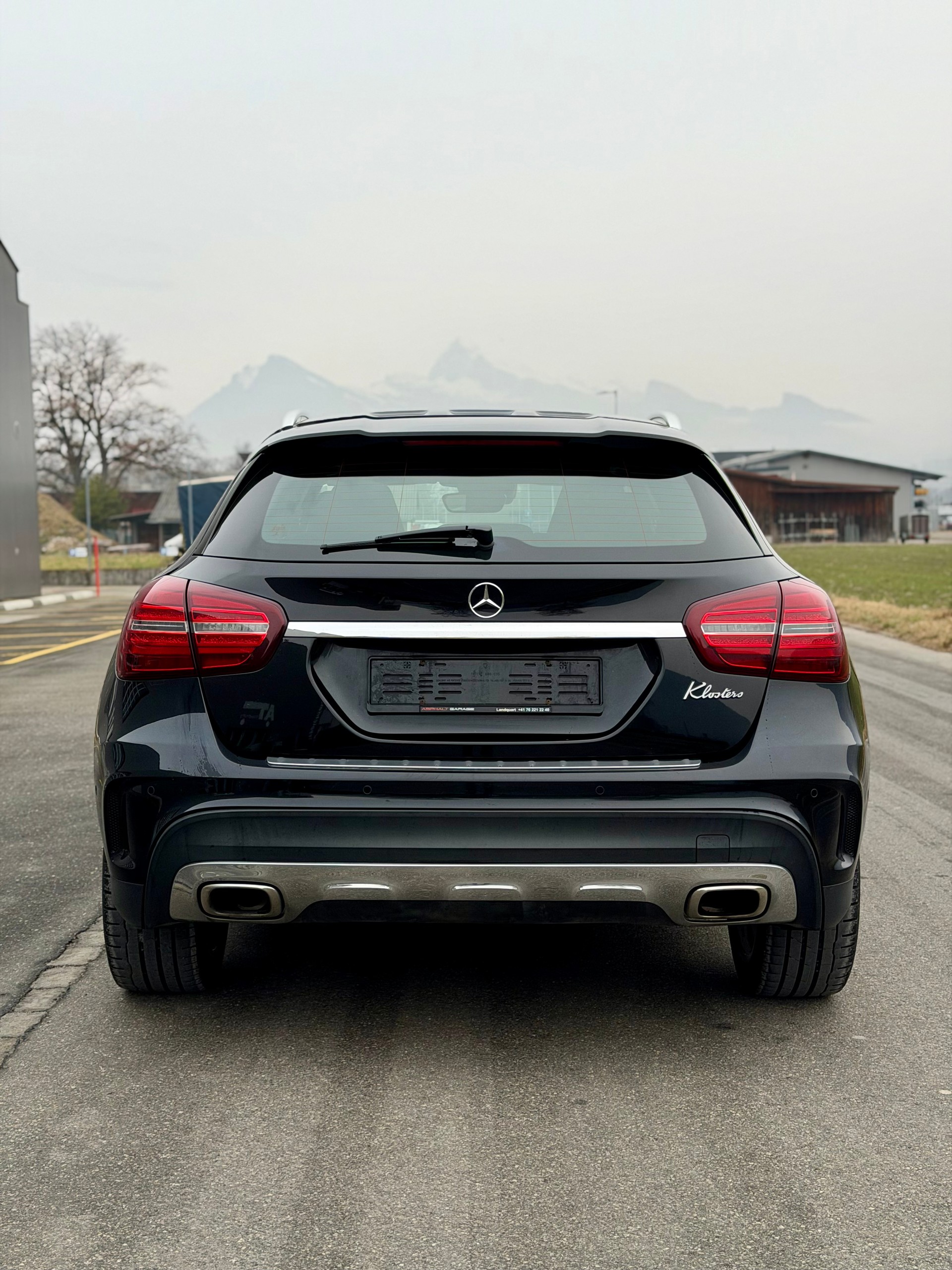 MERCEDES-BENZ GLA 220 d AMG Line 4Matic 7G-DCT-showroom-element-3
