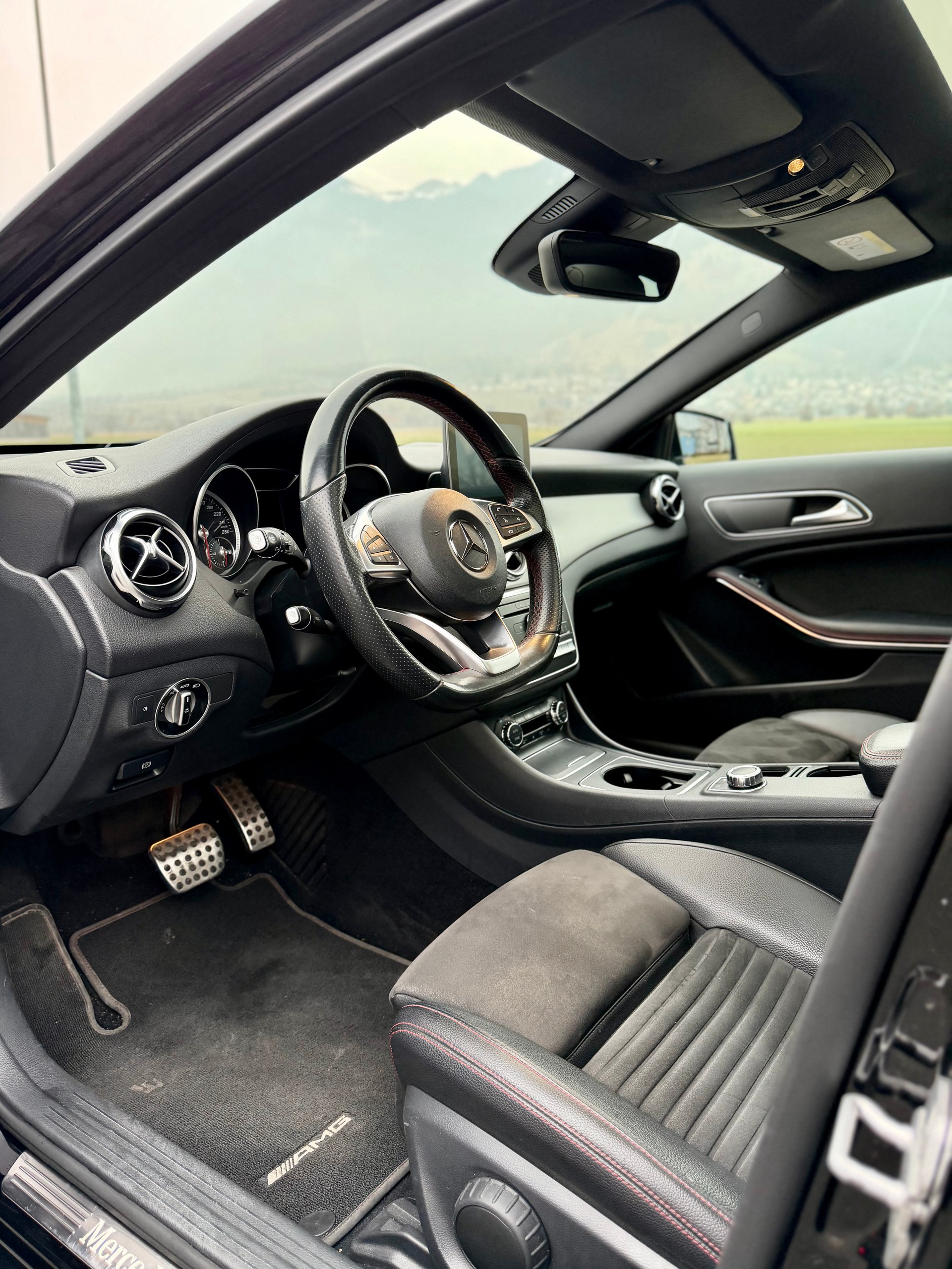 MERCEDES-BENZ GLA 220 d AMG Line 4Matic 7G-DCT-image-9