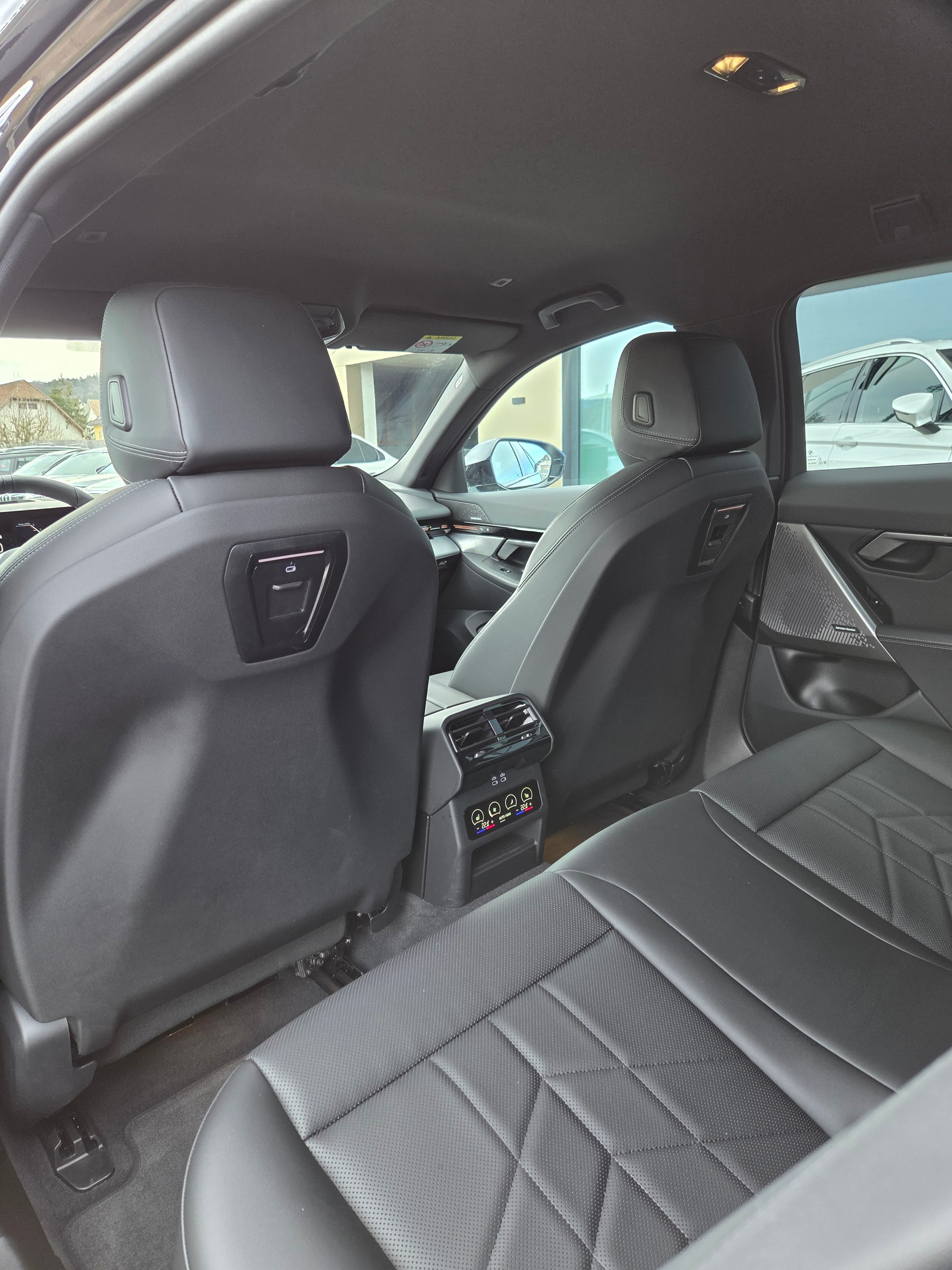 BMW 520d xDrive 48V Touring M Sport Steptronic-image-9