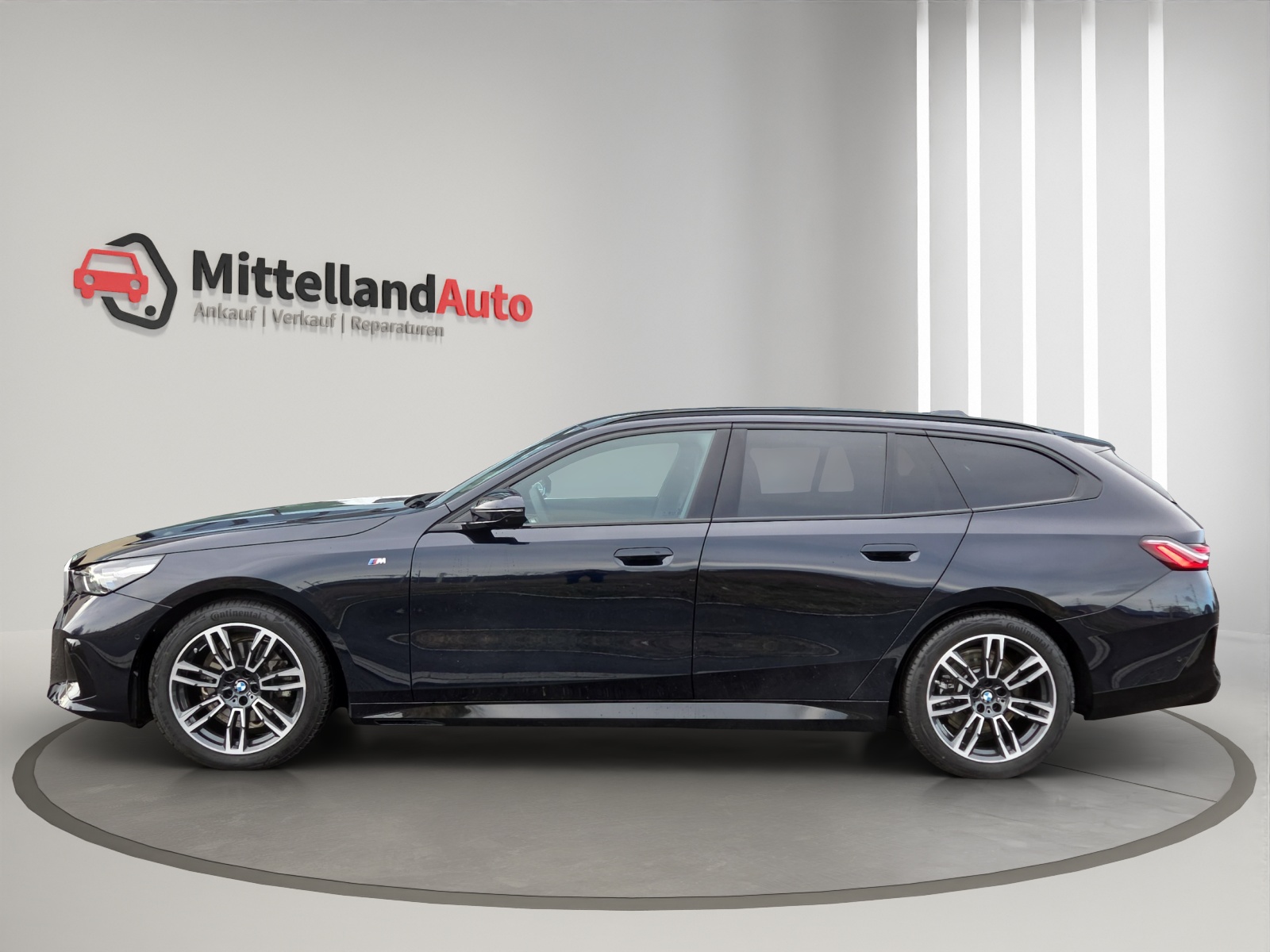 BMW 520d xDrive 48V Touring M Sport Steptronic-image-4