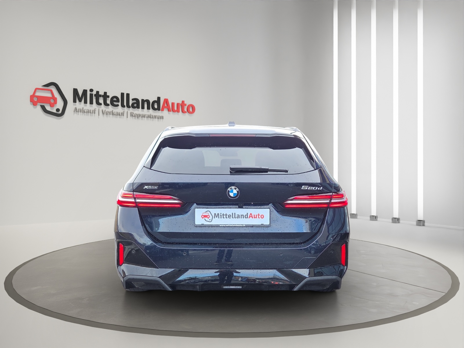 BMW 520d xDrive 48V Touring M Sport Steptronic-image-12