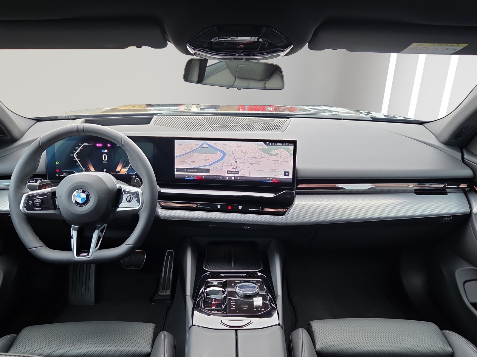 BMW 520d xDrive 48V Touring M Sport Steptronic-image-6