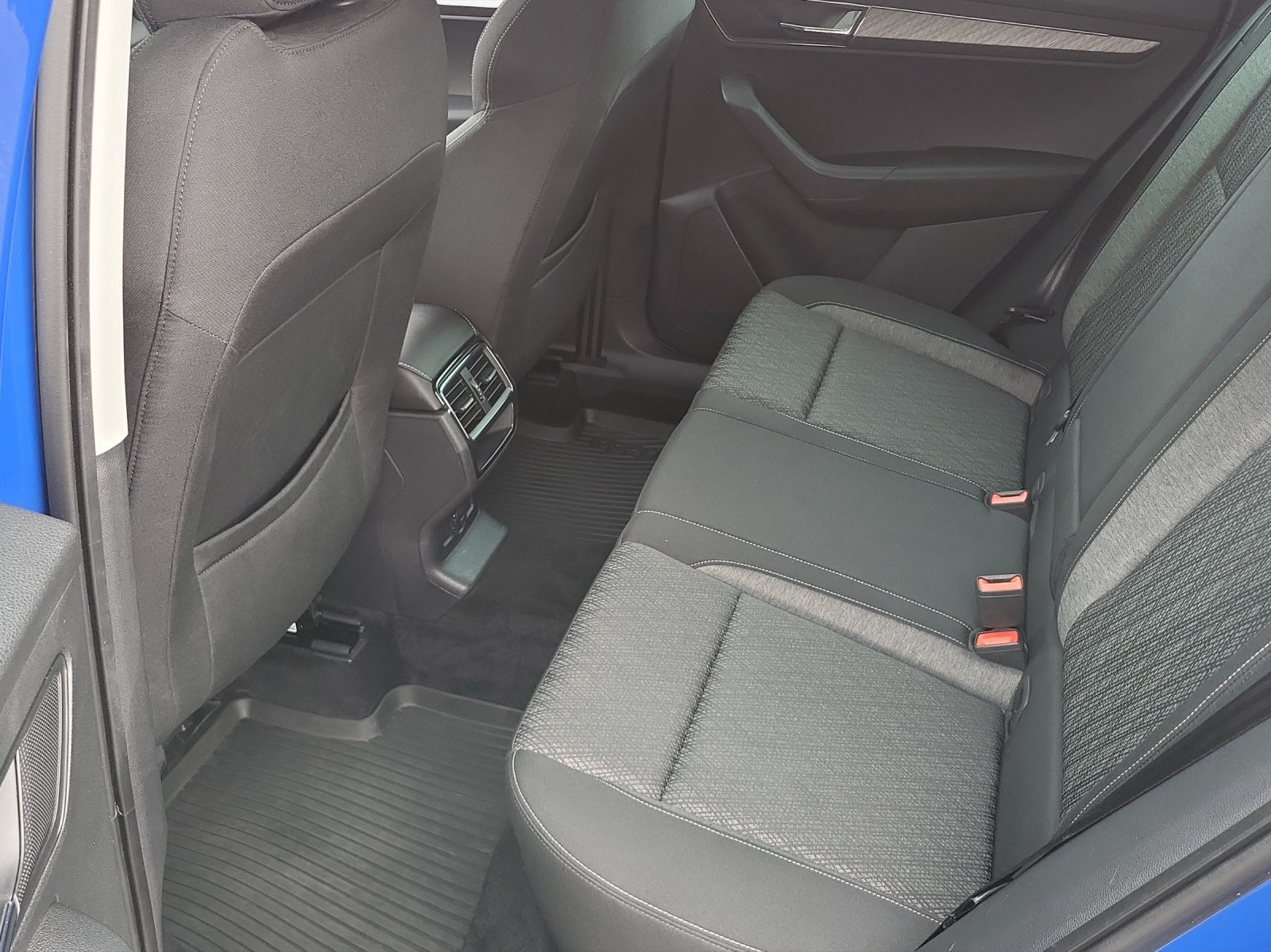 SKODA Karoq 2.0 TDI Style 4x4 DSG-image-14