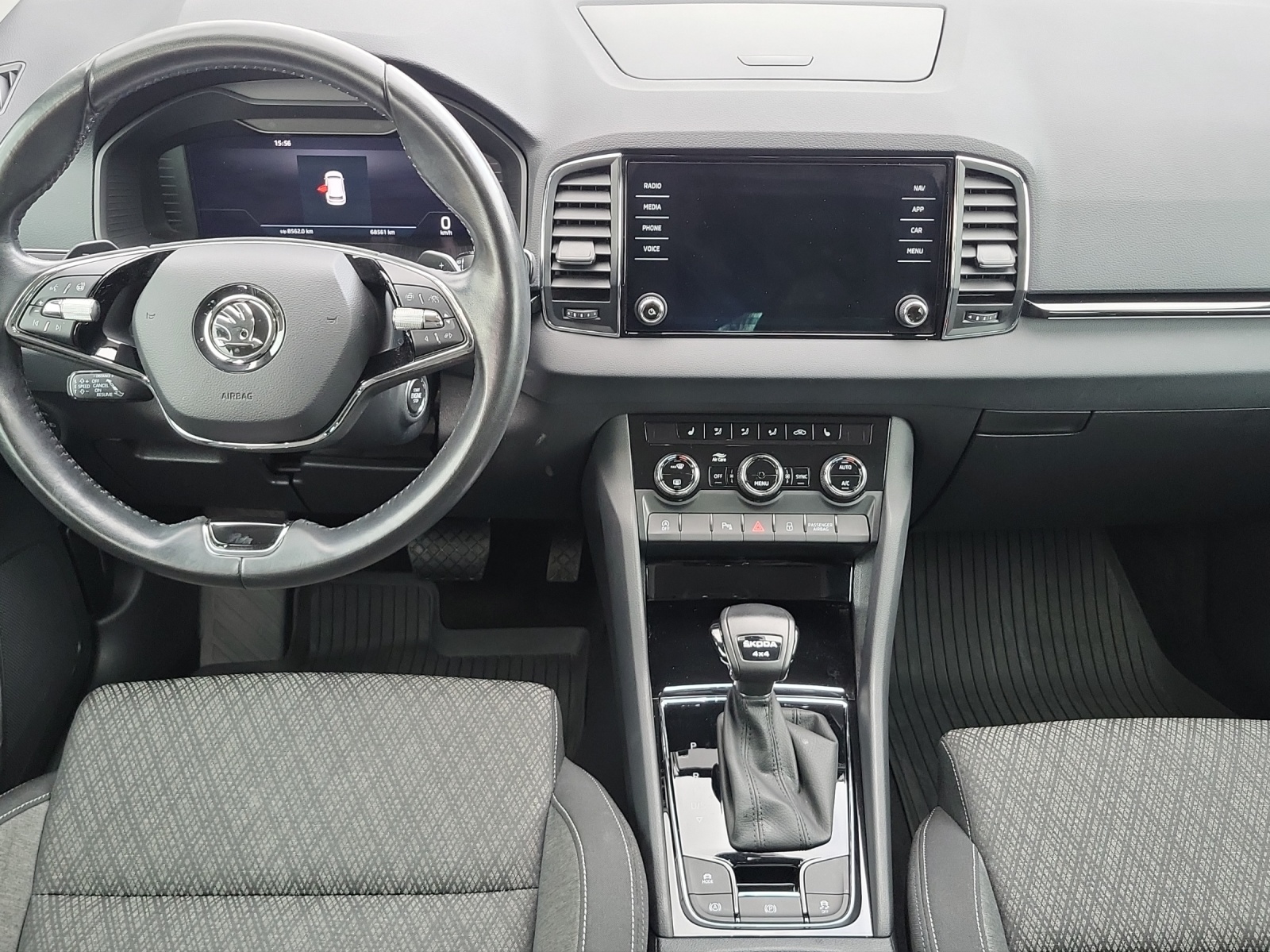 SKODA Karoq 2.0 TDI Style 4x4 DSG-image-13