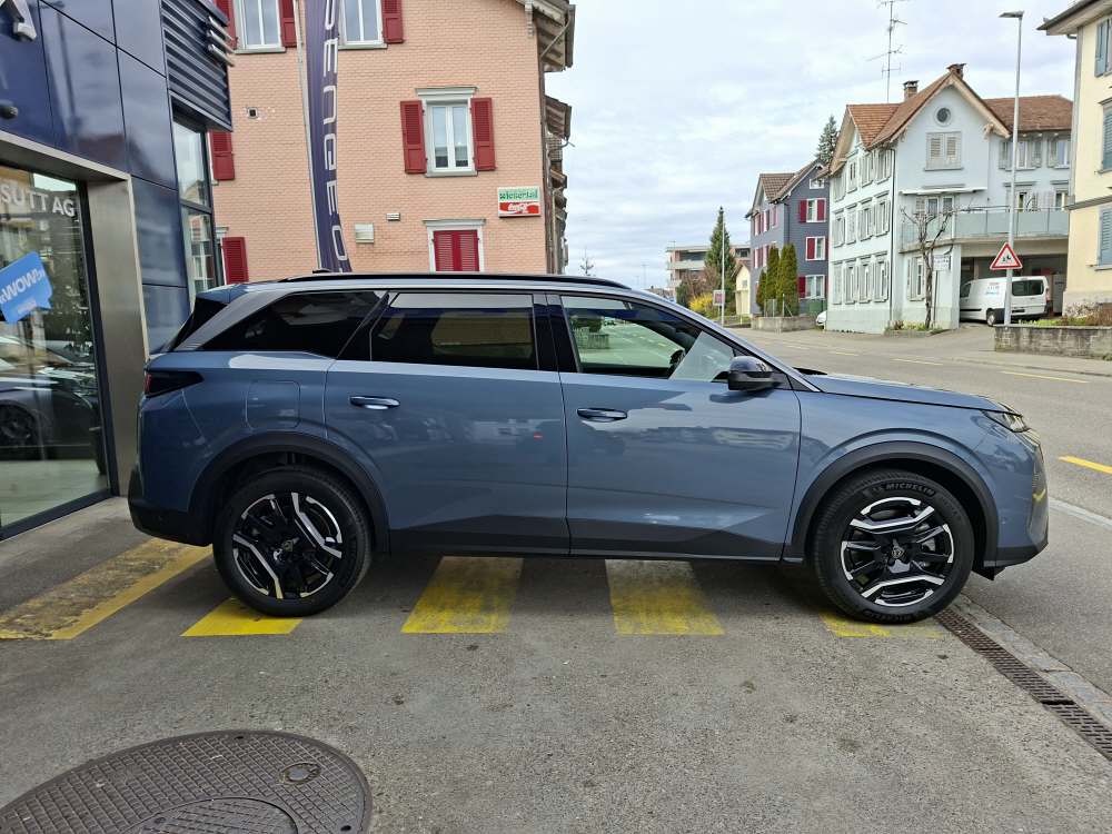 PEUGEOT 5008 1.6 PHEV Allure-image-5
