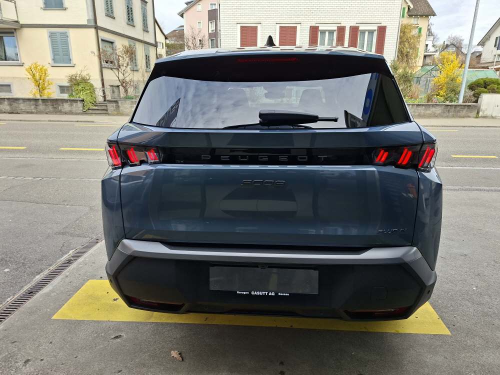 PEUGEOT 5008 1.6 PHEV Allure-image-4