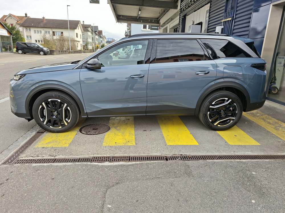PEUGEOT 5008 1.6 PHEV Allure-showroom-element-3