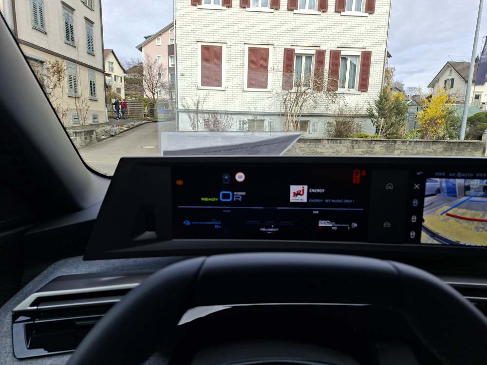 PEUGEOT 5008 1.6 PHEV Allure-image-22