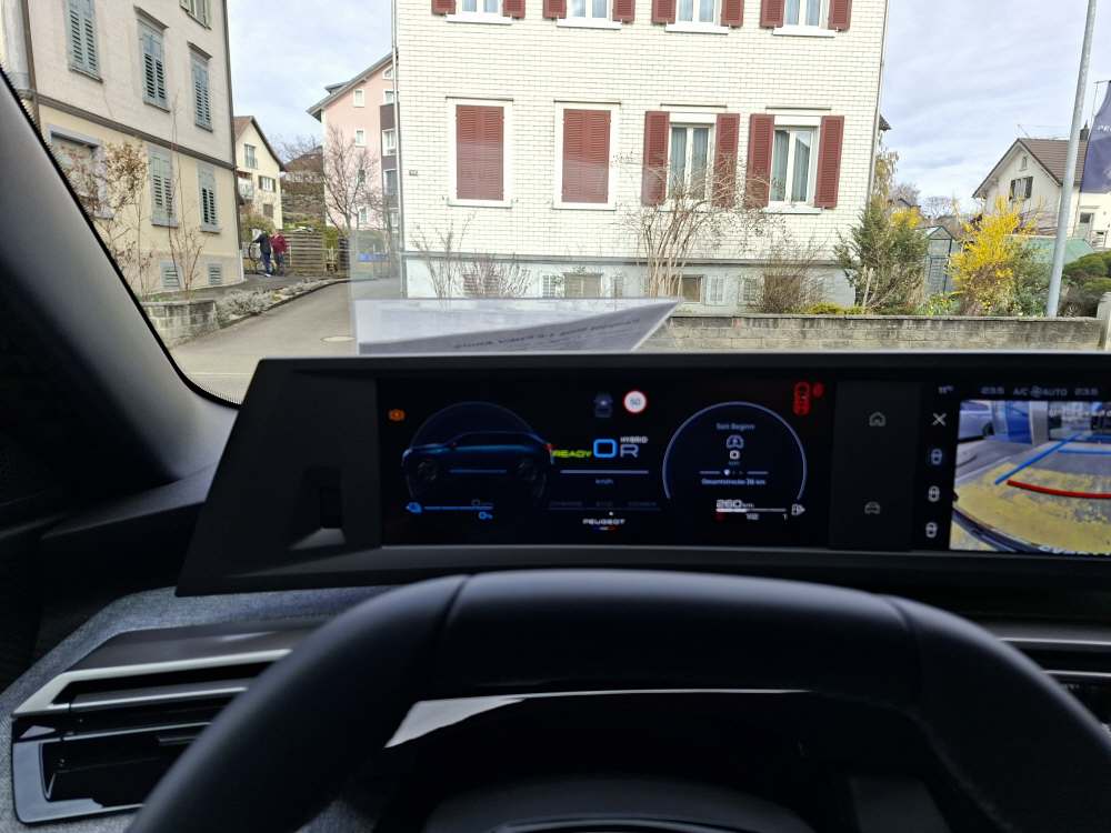 PEUGEOT 5008 1.6 PHEV Allure-image-19