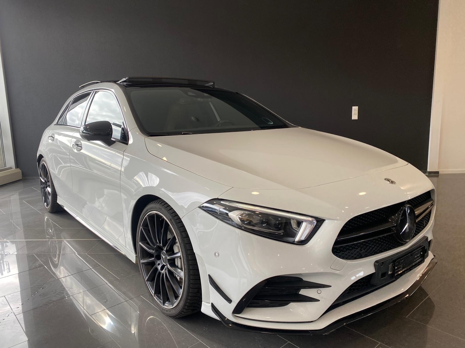 MERCEDES-BENZ A 35 AMG 4Matic Speedshift-showroom-element-1