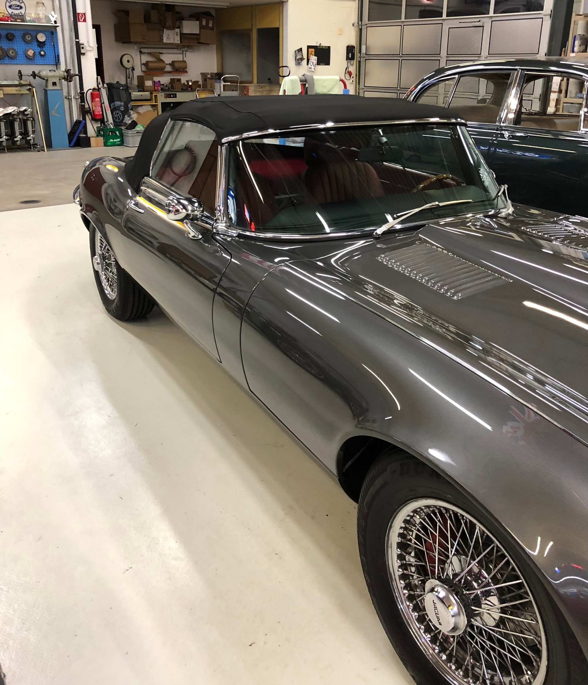 JAGUAR Roadster V12-image-1