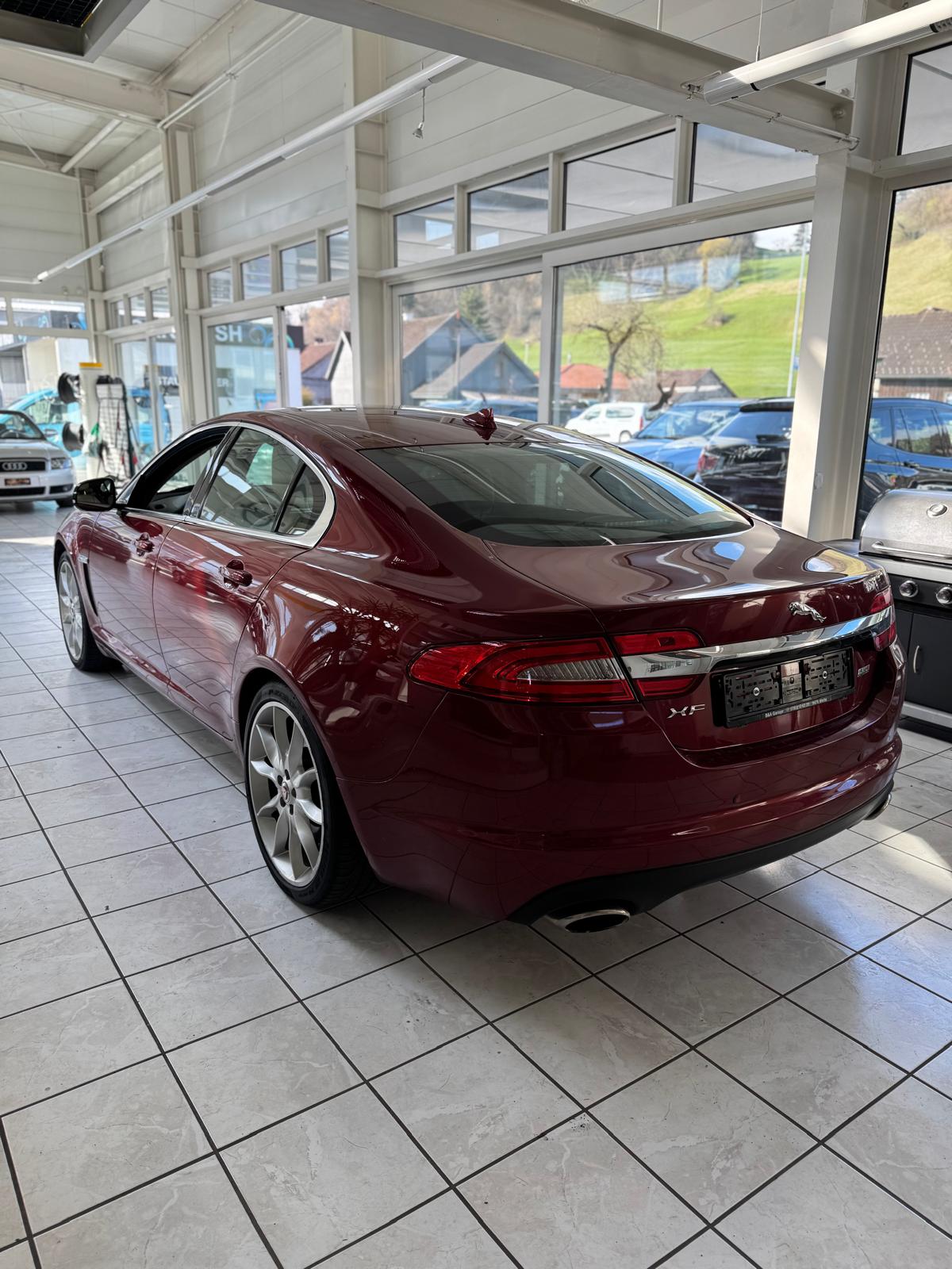 JAGUAR XF 3.0 V6 S/C Luxury 4x4-image-2