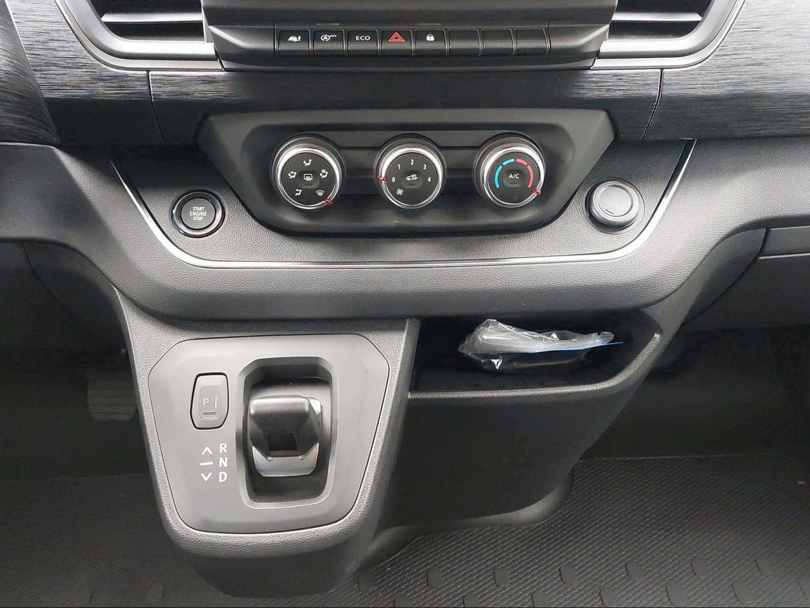 NISSAN Primastarr Kombi 2.8 t L1 H1 2.0 dCi 170 Tekna 9P-image-10