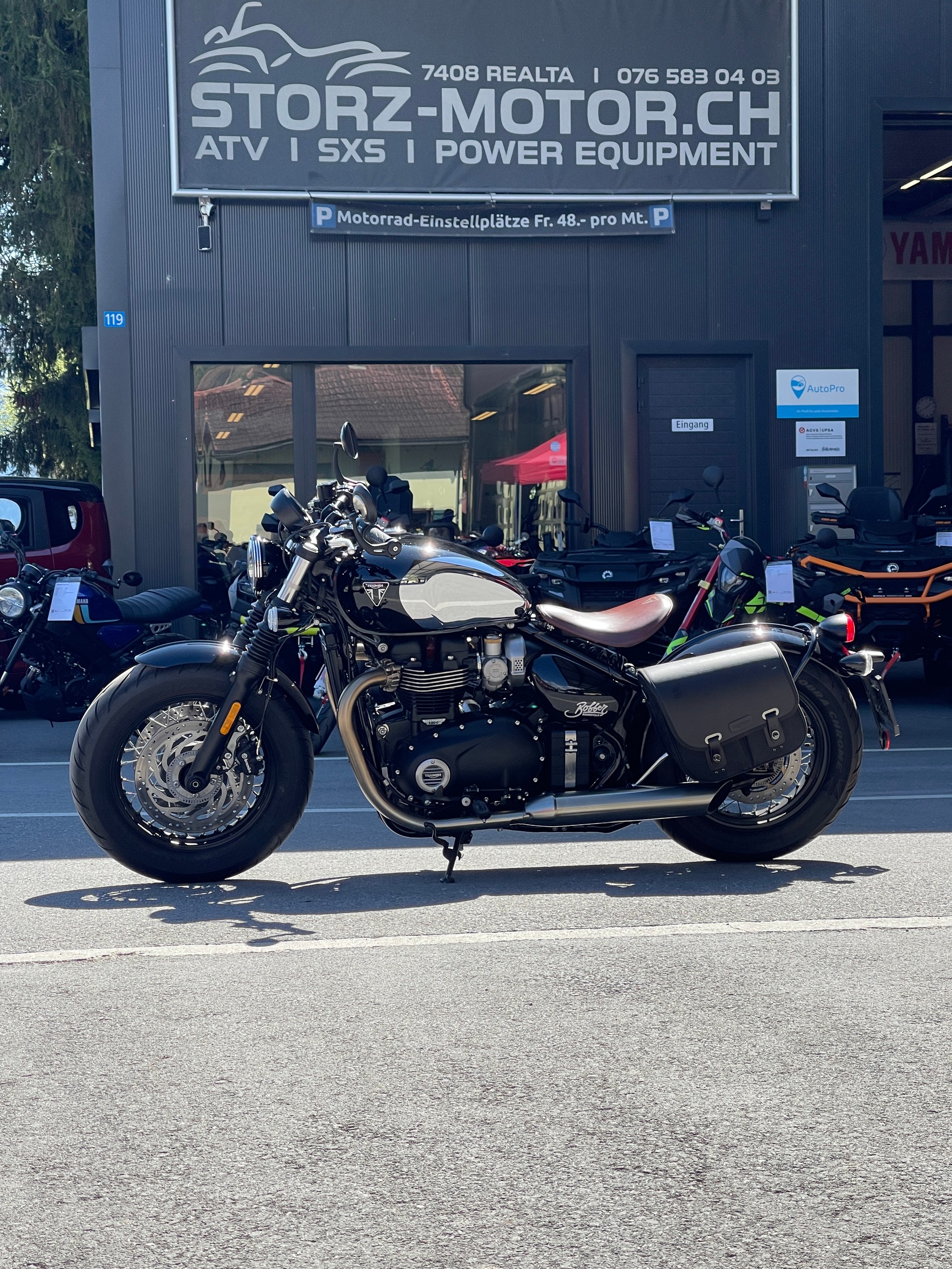 TRIUMPH Bonneville 1200 Bobber Chrome Edition-image-0