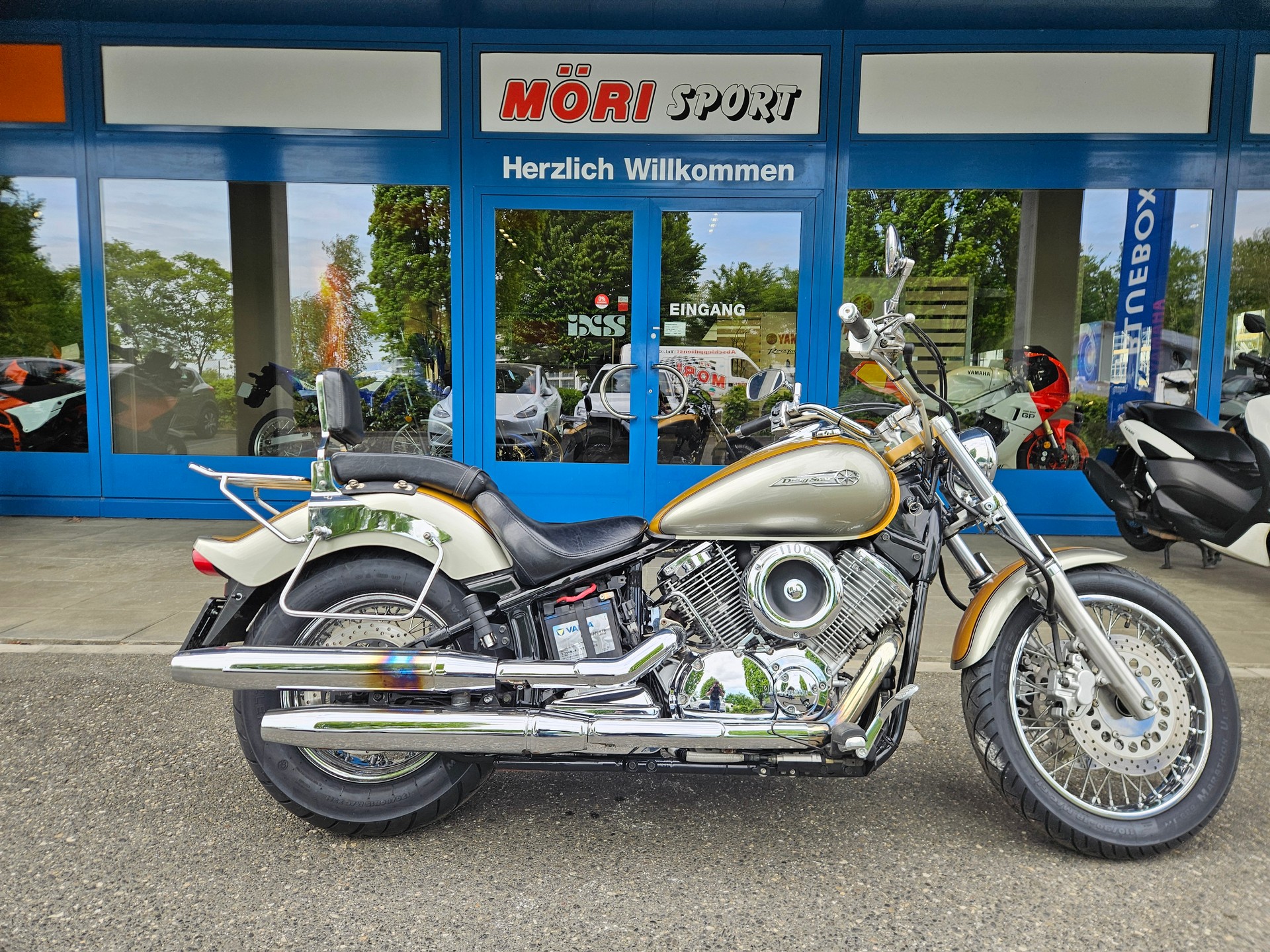 YAMAHA XVS 1100 Drag Star-image-0