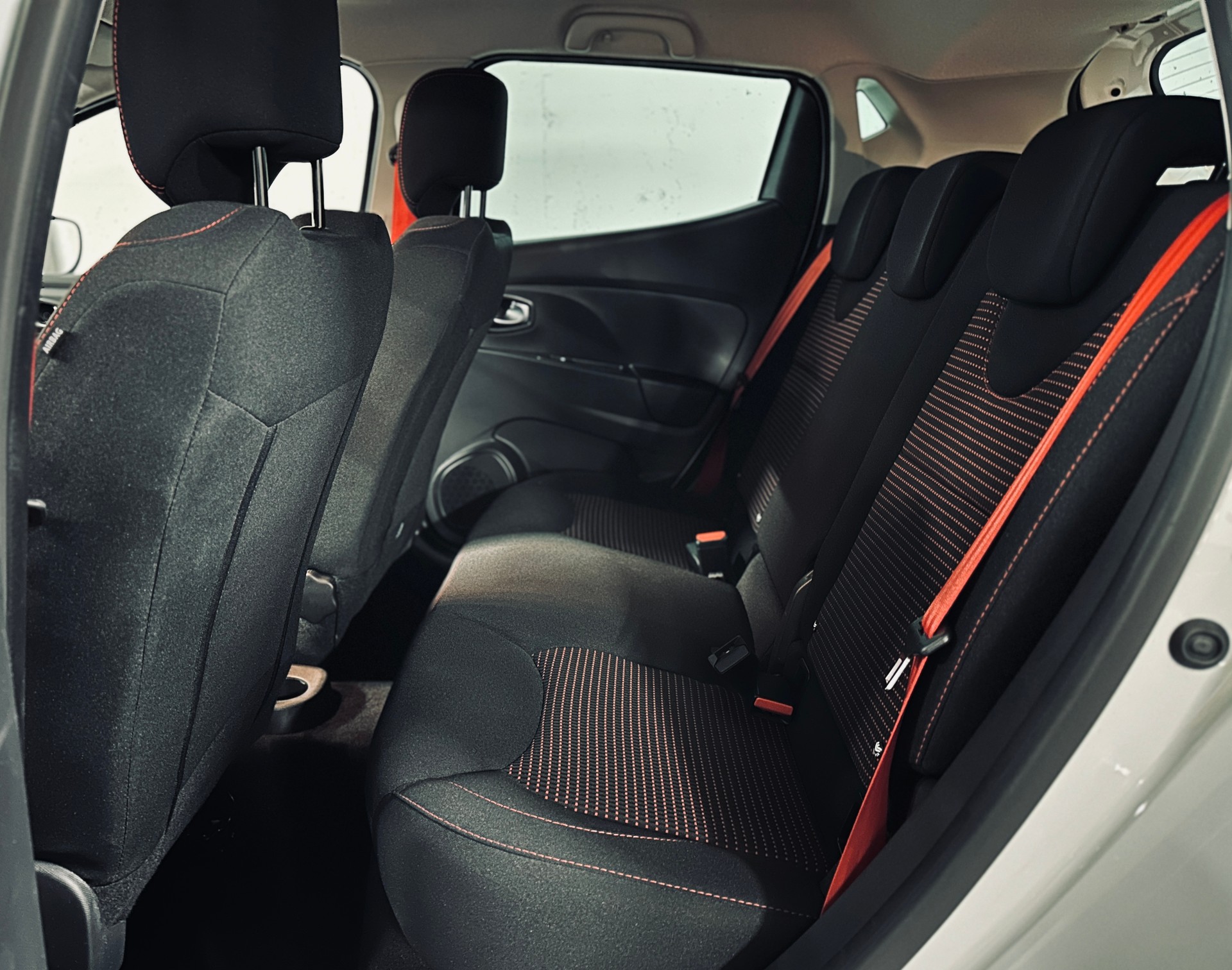 RENAULT Clio 1.6 T RS 200 PS Automat-image-9