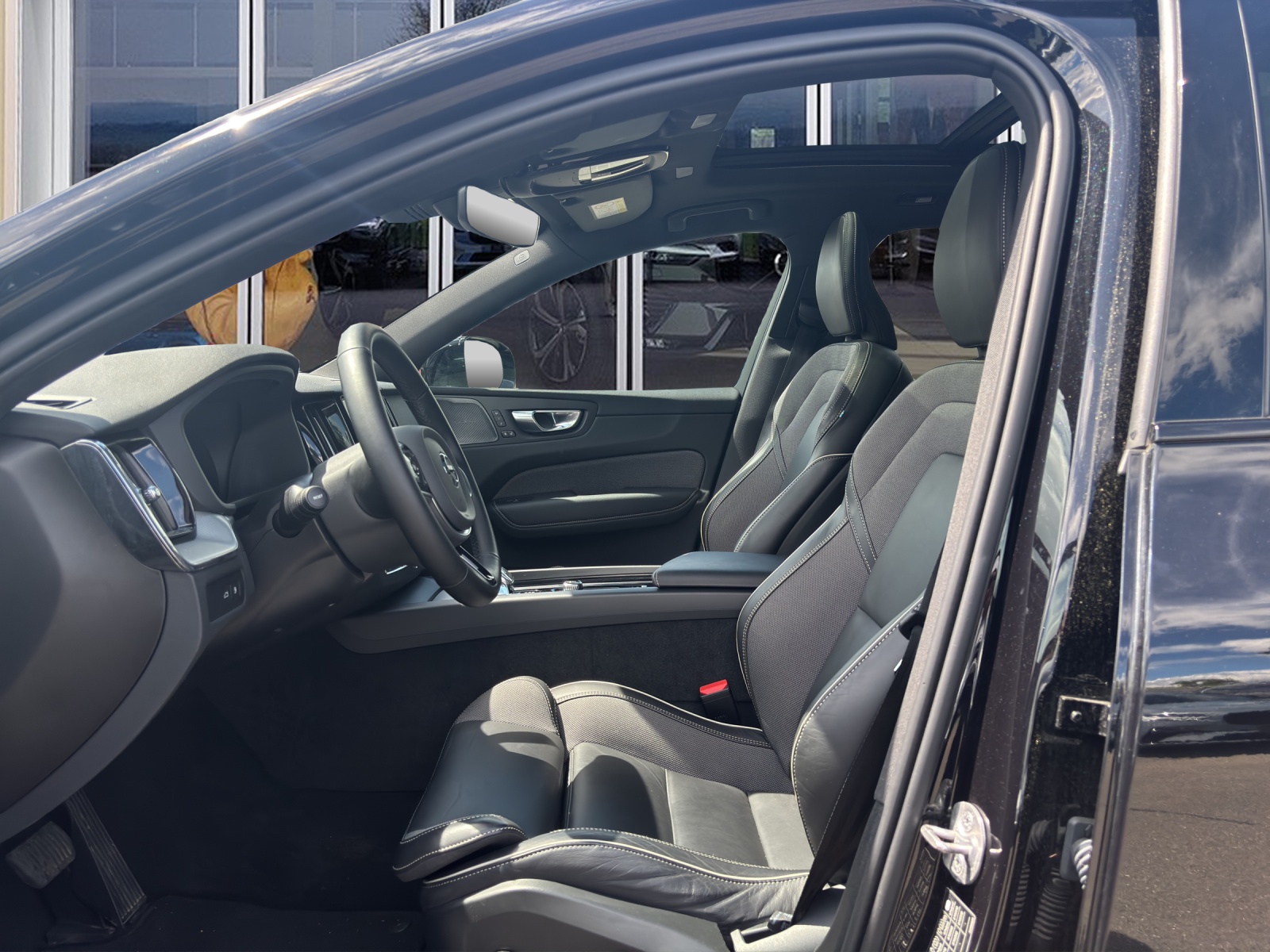 VOLVO XC60 2.0 T8 TE Plus Dark eAWD-image-8