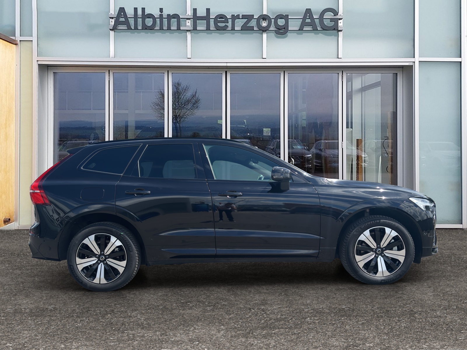 VOLVO XC60 2.0 T8 TE Plus Dark eAWD-image-4