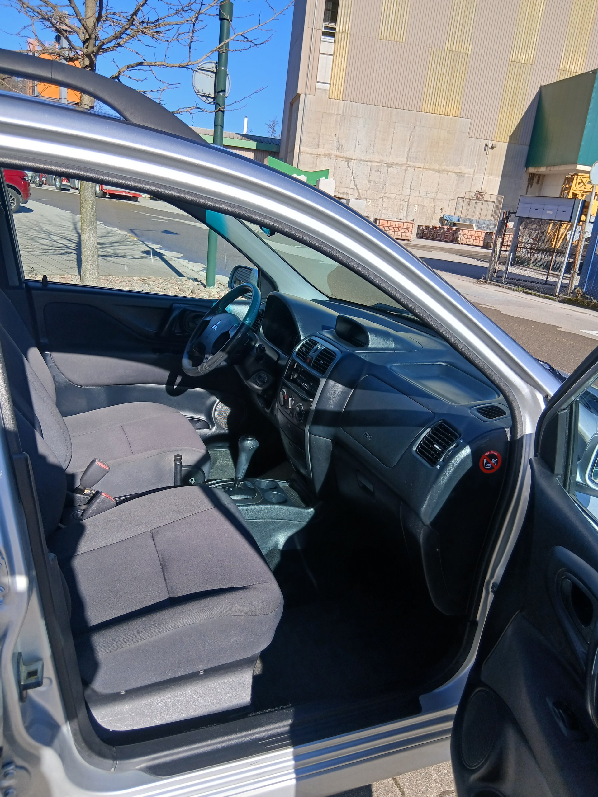 MITSUBISHI Space Star 1.8 16V Premium-image-8