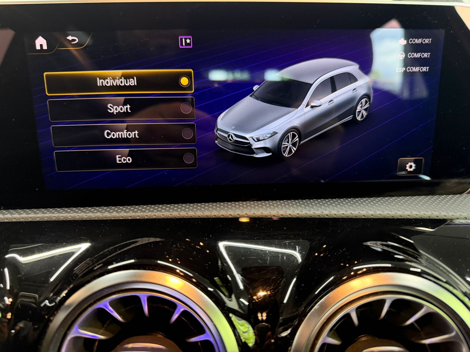 MERCEDES-BENZ A 180 Progressive 7G-DCT-image-26