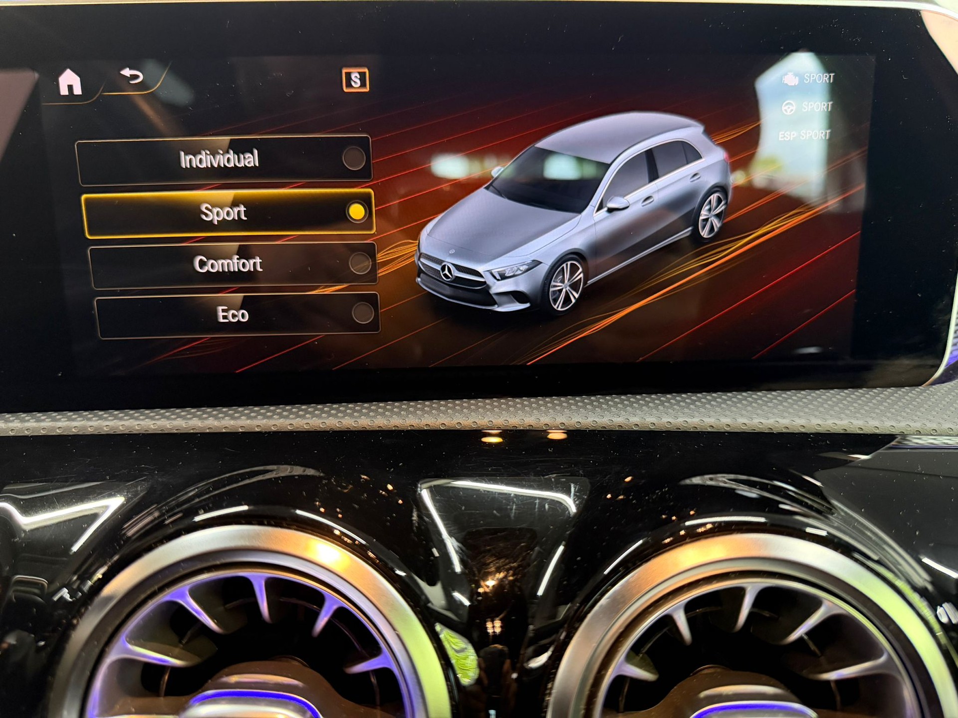 MERCEDES-BENZ A 180 Progressive 7G-DCT-image-25