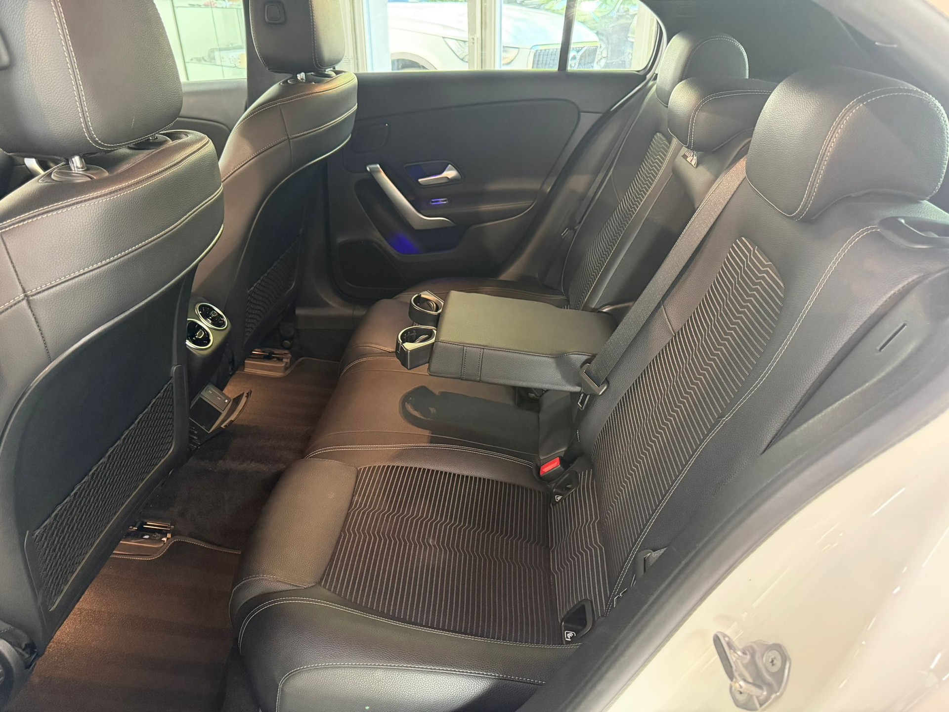 MERCEDES-BENZ A 180 Progressive 7G-DCT-image-29