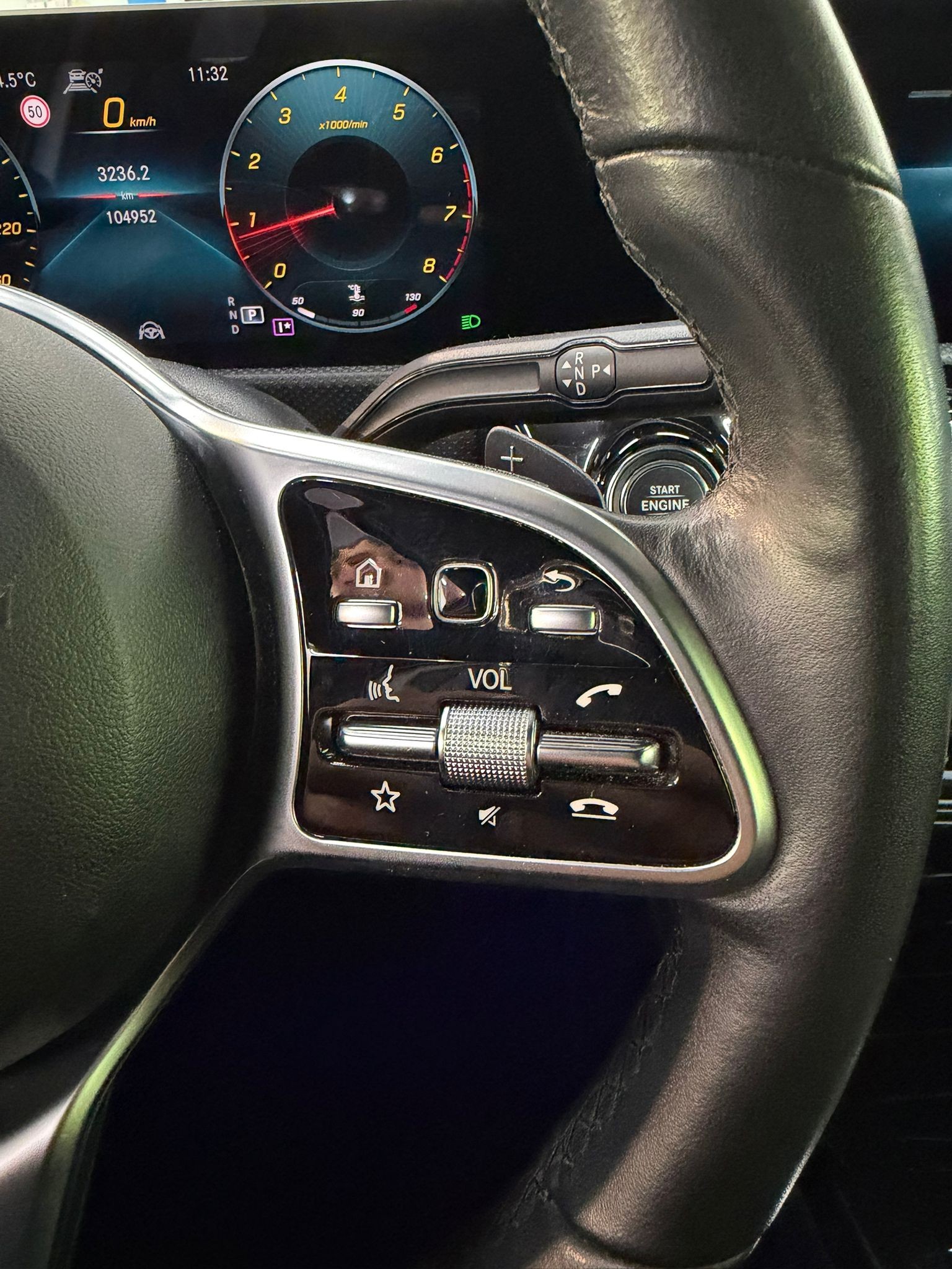 MERCEDES-BENZ A 180 Progressive 7G-DCT-image-17