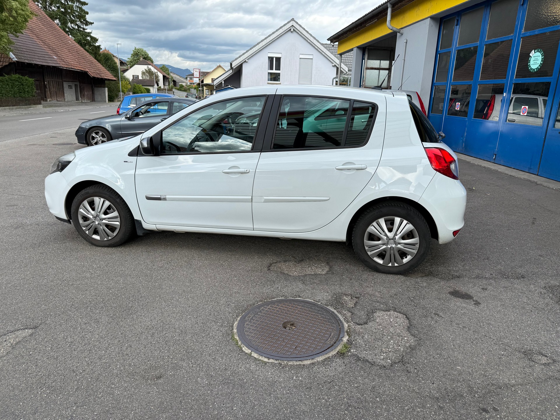 RENAULT Clio 1.6 16V Night&Day Automatic-image-5