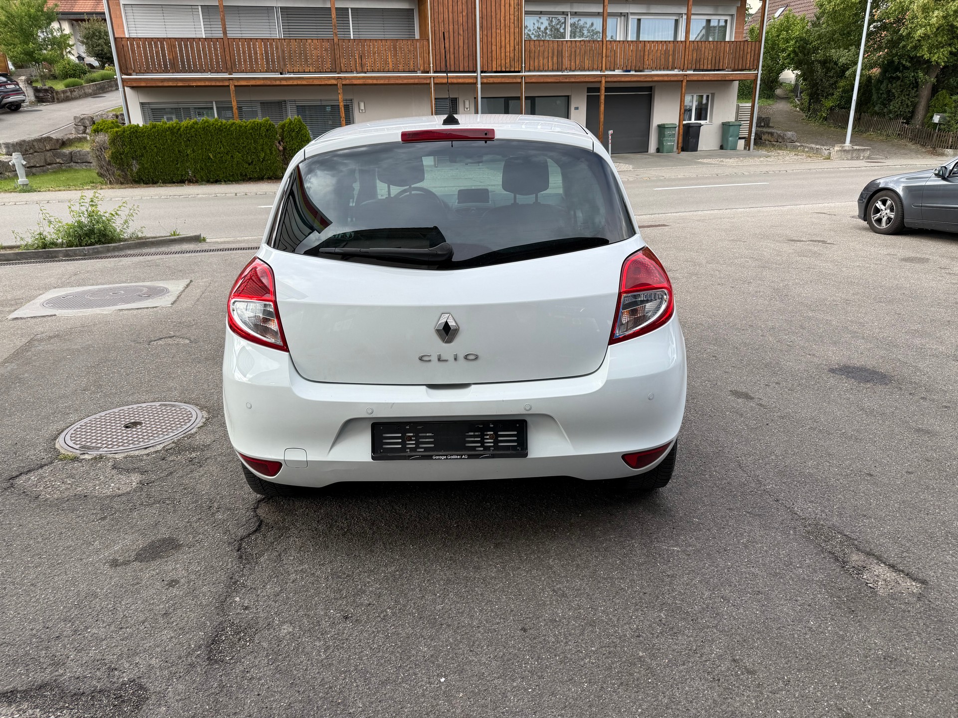 RENAULT Clio 1.6 16V Night&Day Automatic-image-3