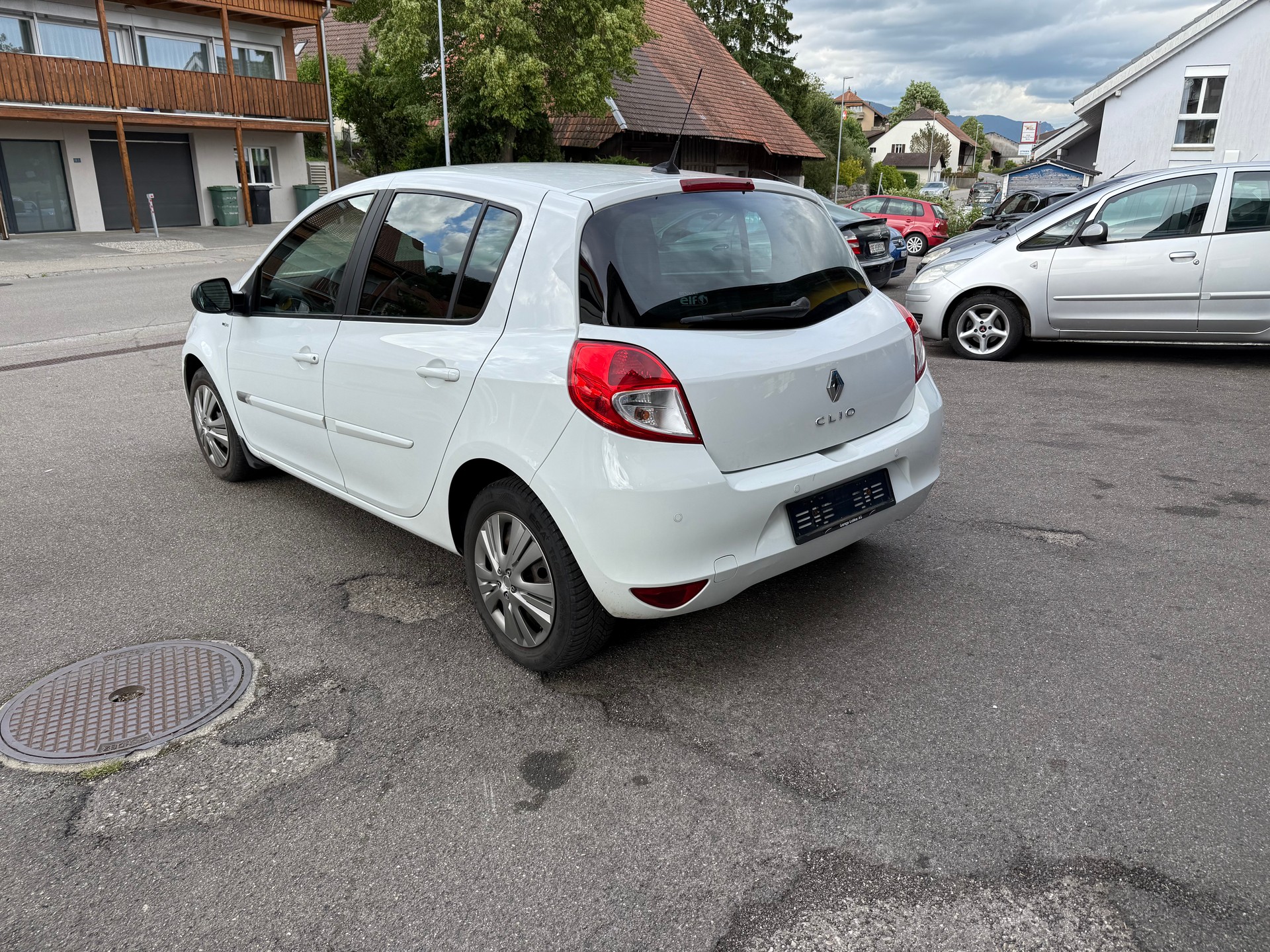 RENAULT Clio 1.6 16V Night&Day Automatic-image-4