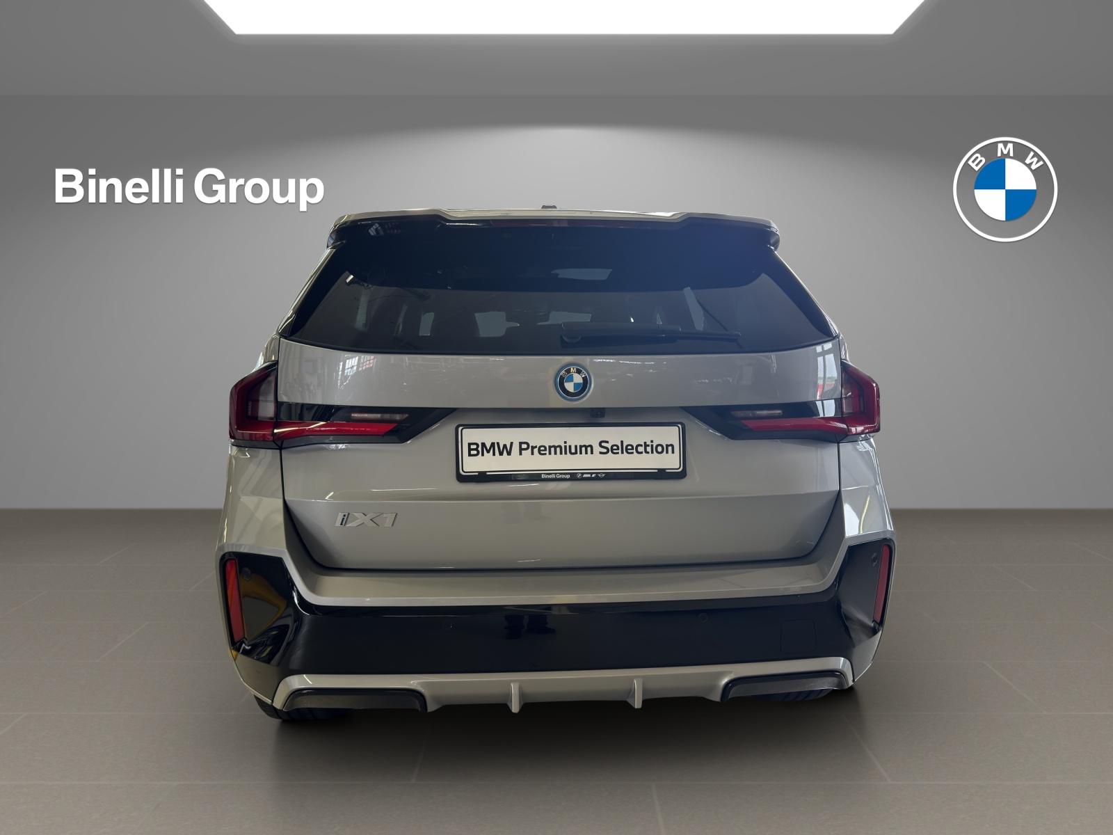BMW iX1 30 xDrive-image-15