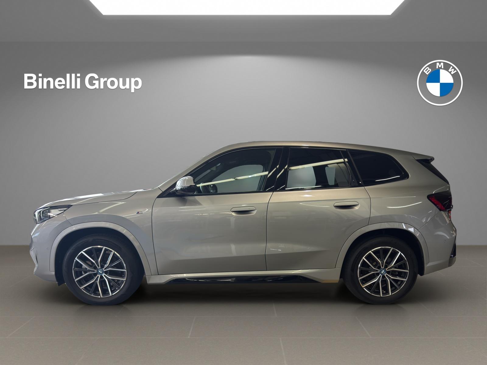 BMW iX1 30 xDrive-showroom-element-3