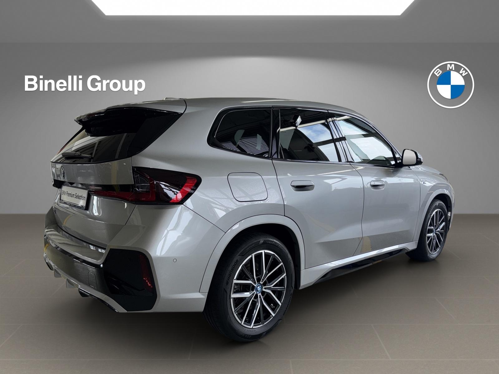 BMW iX1 30 xDrive-image-17