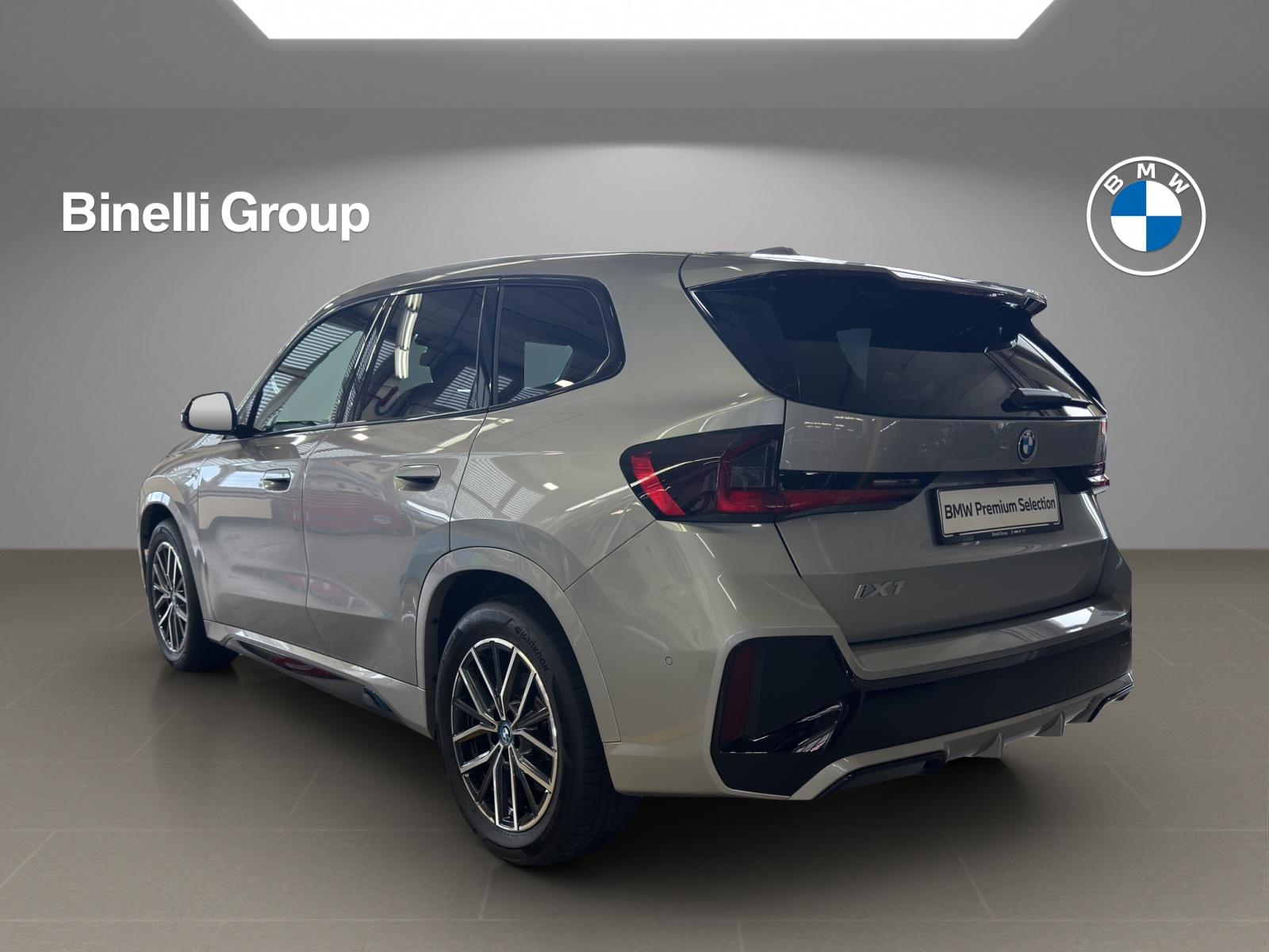 BMW iX1 30 xDrive-image-14