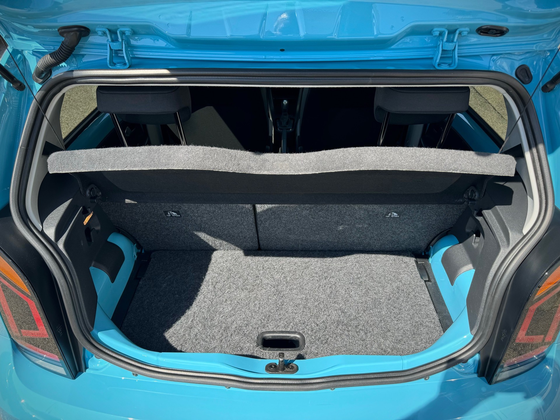 VW e-Up - Véhicule Suisse (CH)-image-14