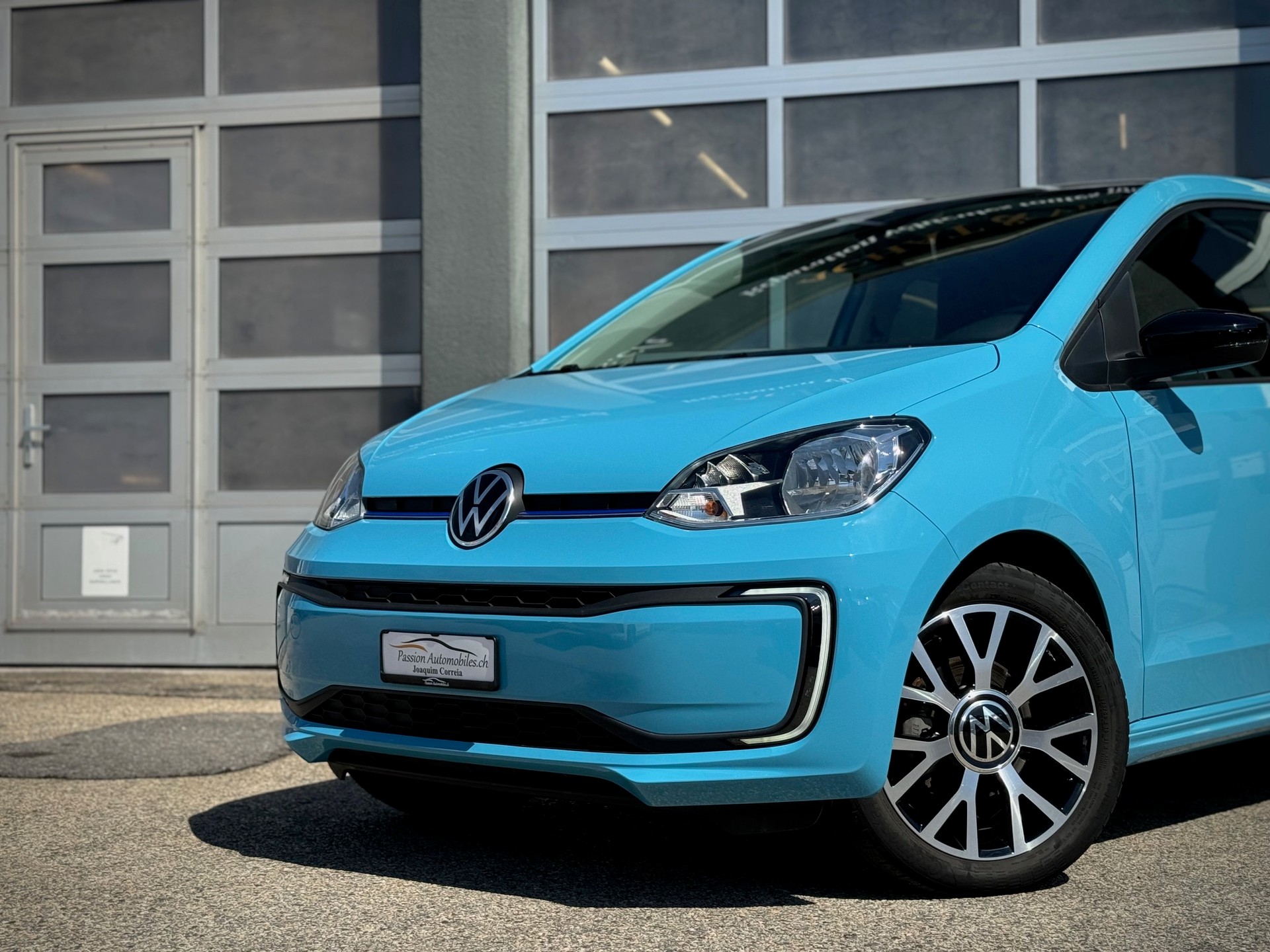 VW e-Up - Véhicule Suisse (CH)-image-2
