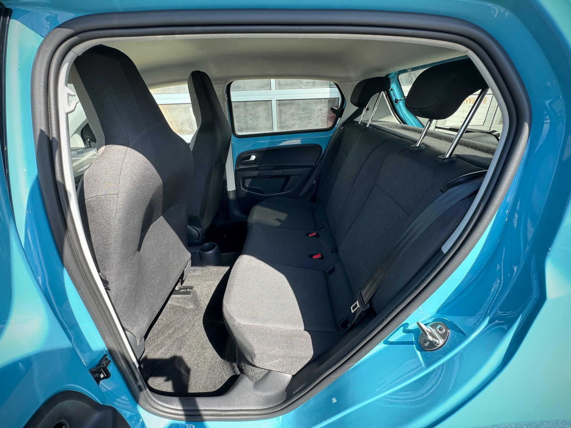 VW e-Up - Véhicule Suisse (CH)-image-10