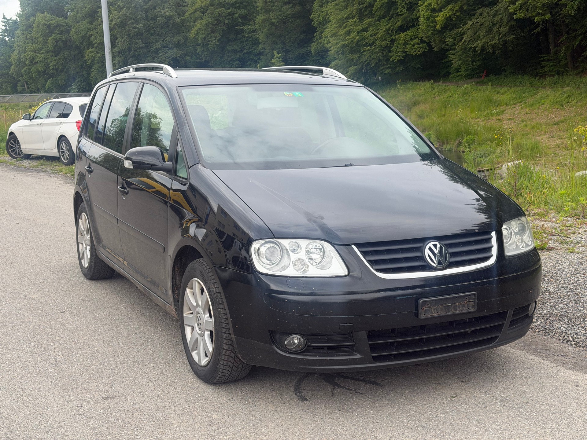 VW Touran 2.0 TDI Trendline Traveller-image-2